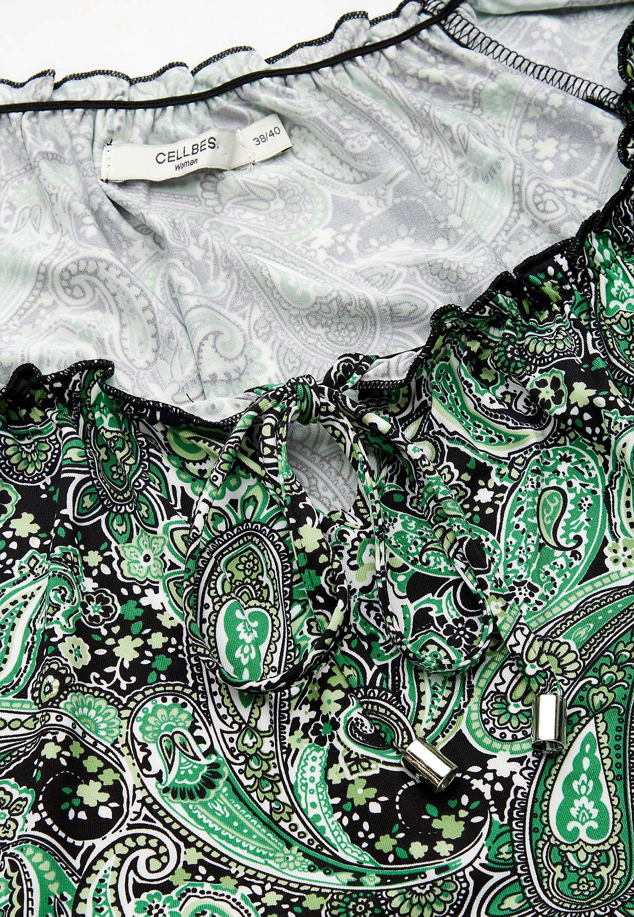 Kuviollinen off shoulder -mekko