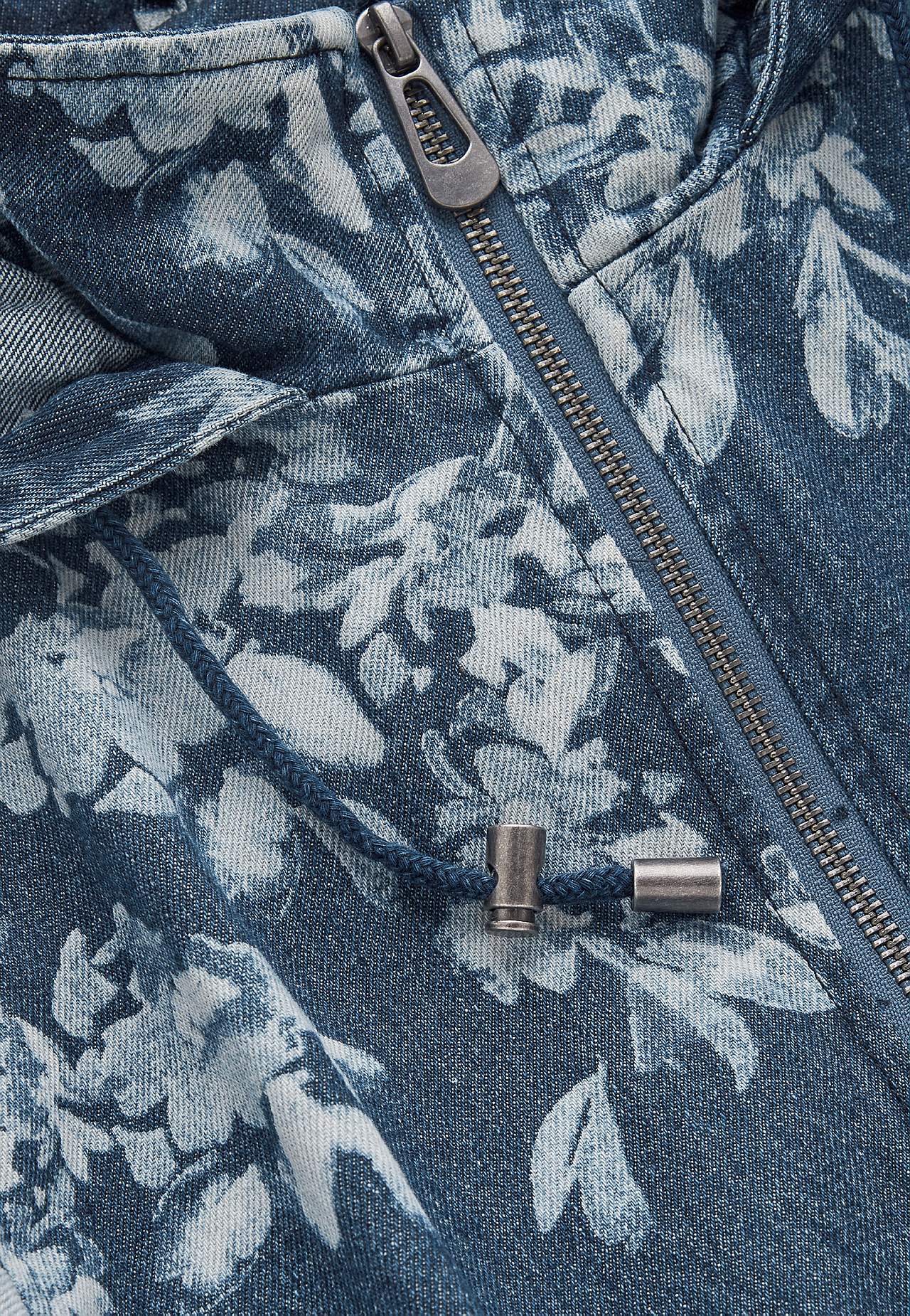 Kuvioitu parka denimistä