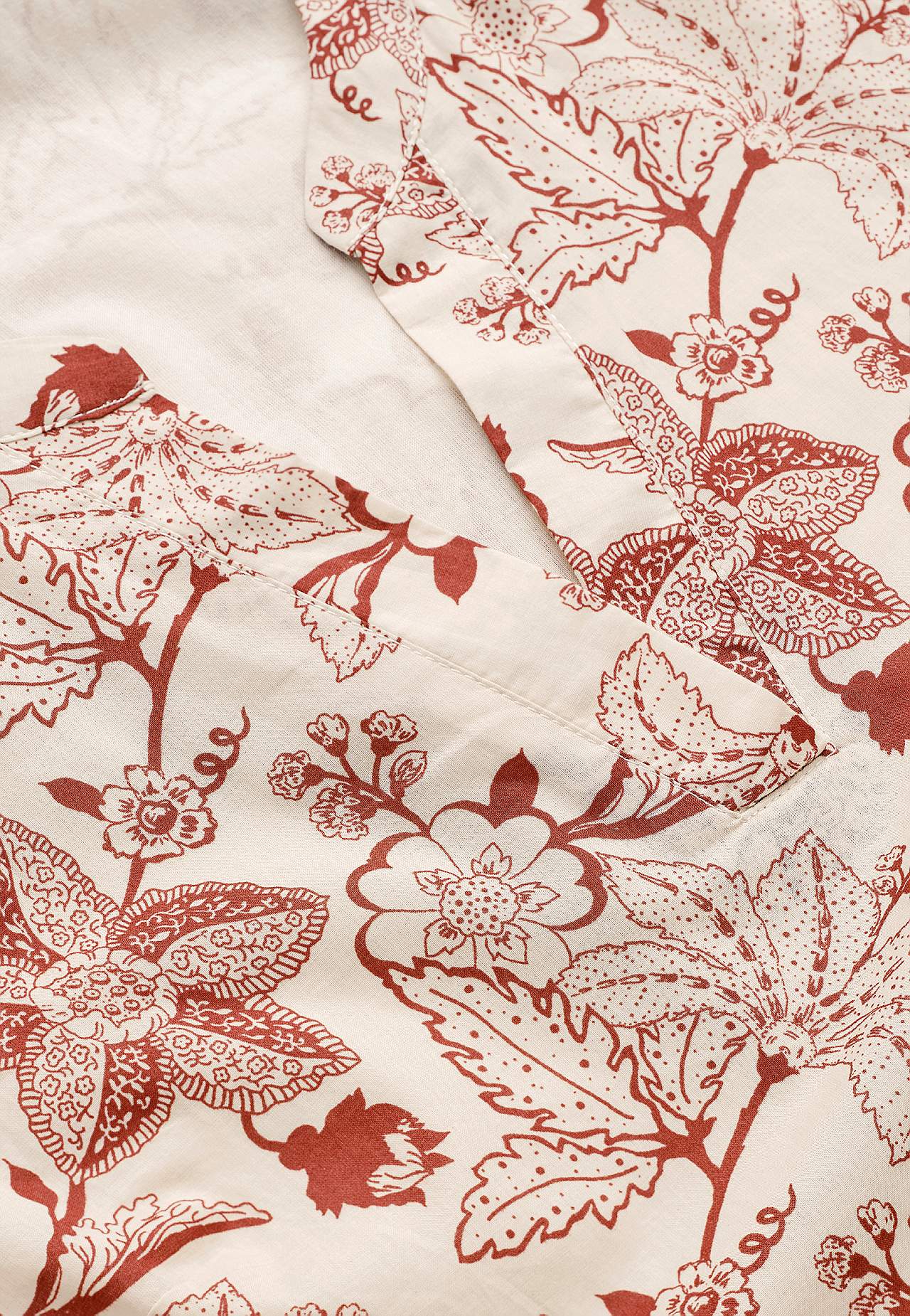 Puuvillamekko röyhelöllä