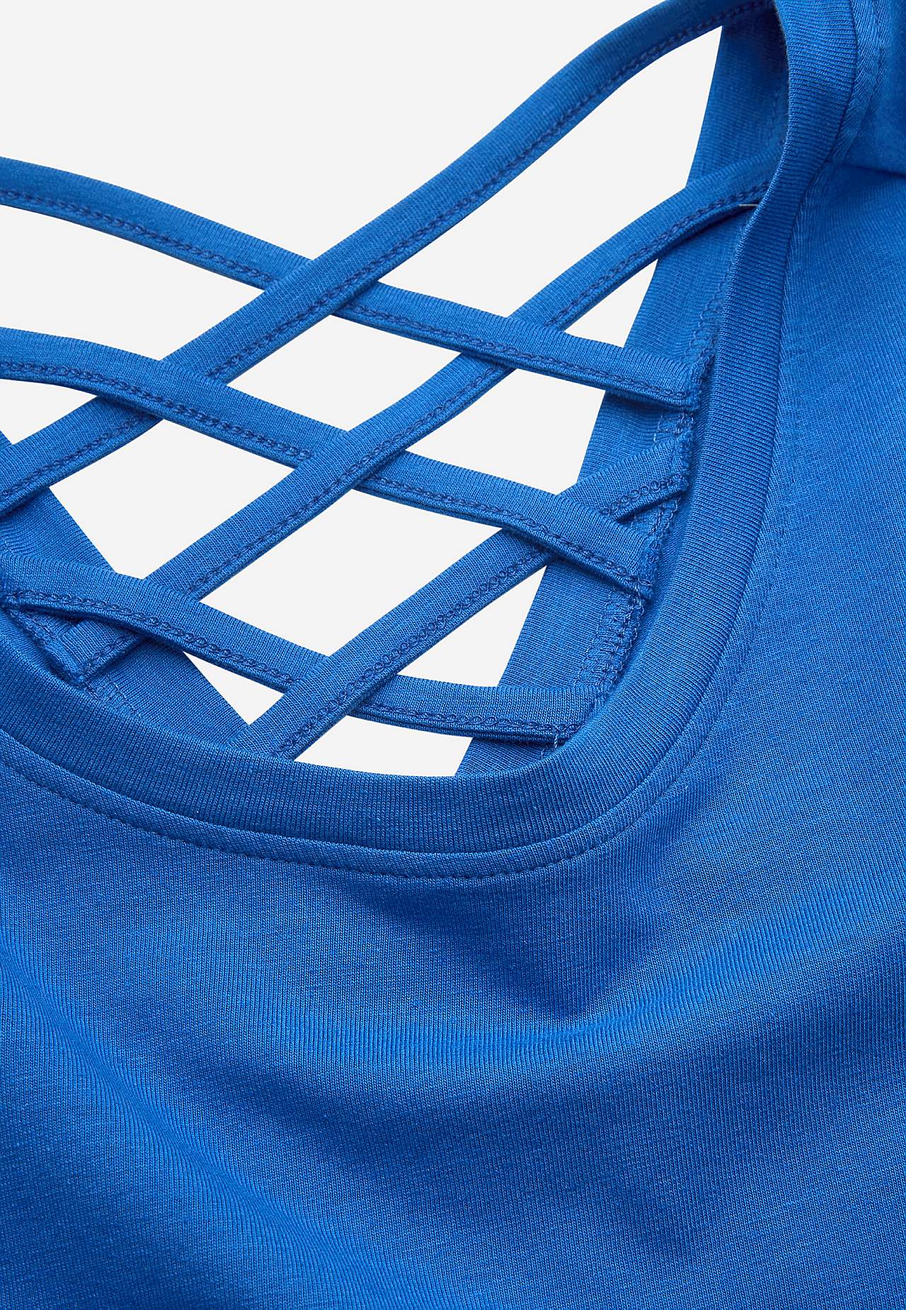 Trikootoppi letitetyllä selkäyksityiskohdalla