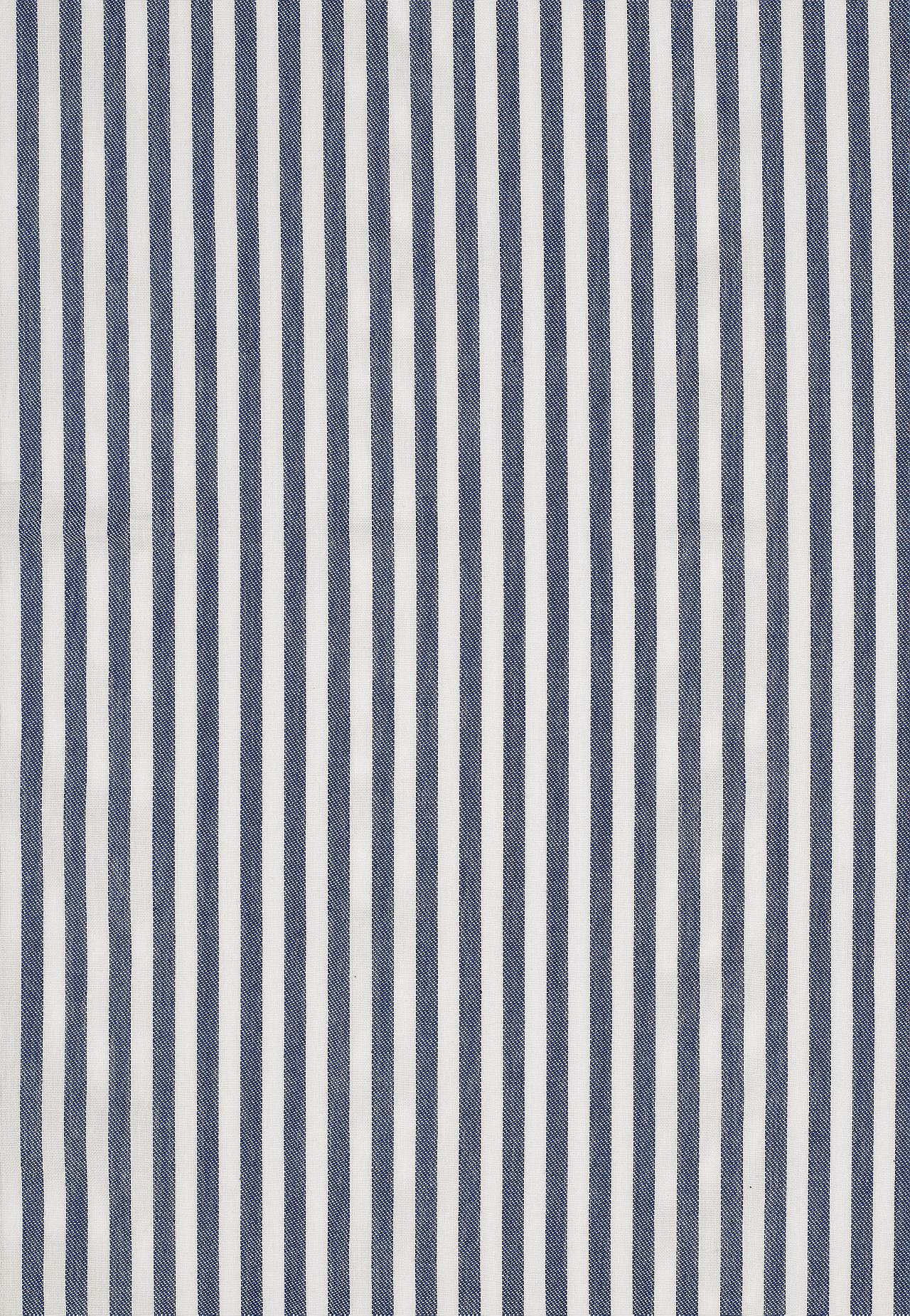 Kudottu, raidallinen laskosverho