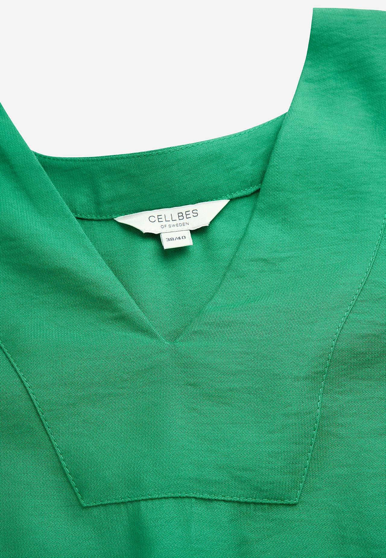 Kudottu kaftaanimekko