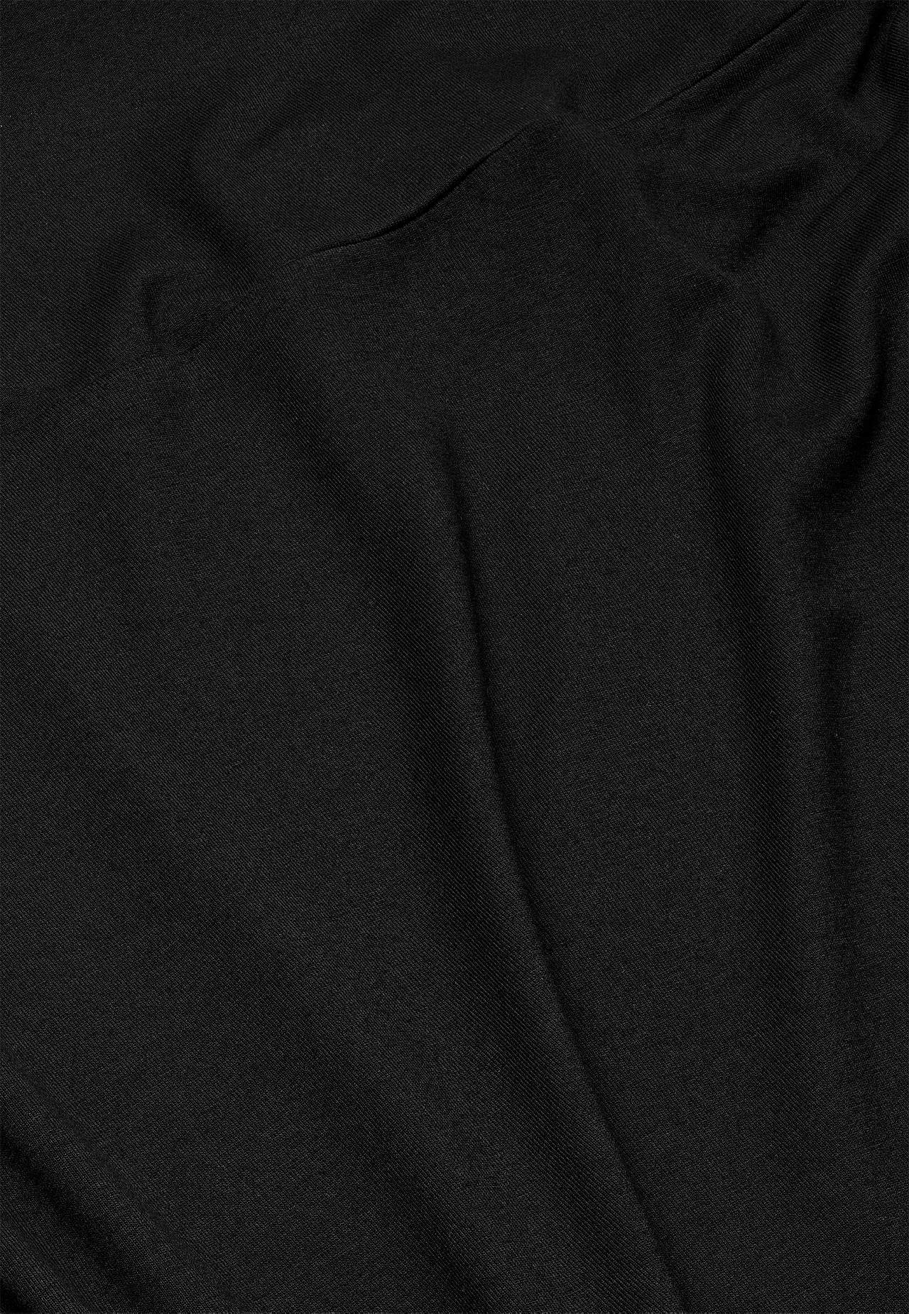 Pitkä, levenevä trikoohame