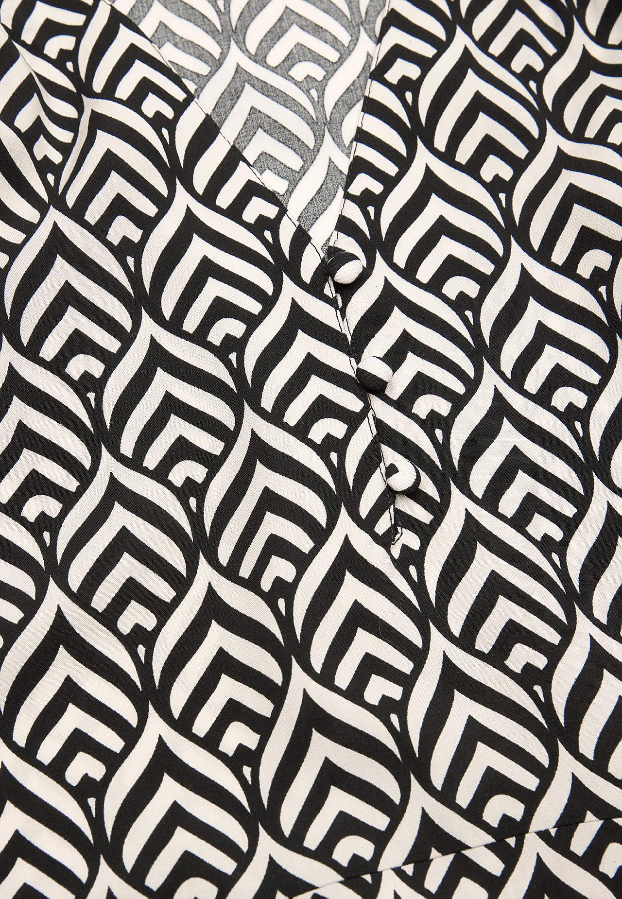 Kuviollinen mekko