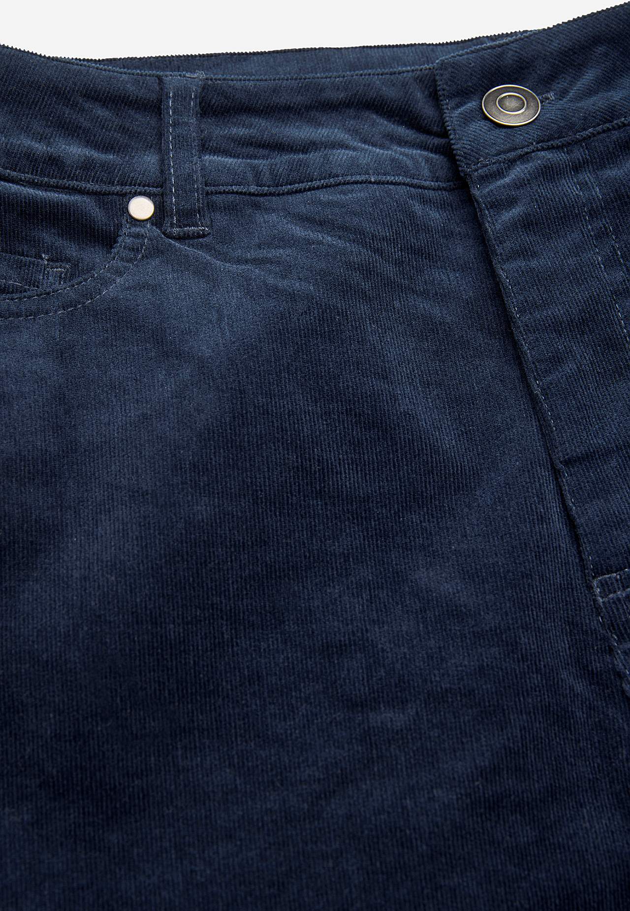 Joustavat vakosamettihousut suorilla lahkeilla