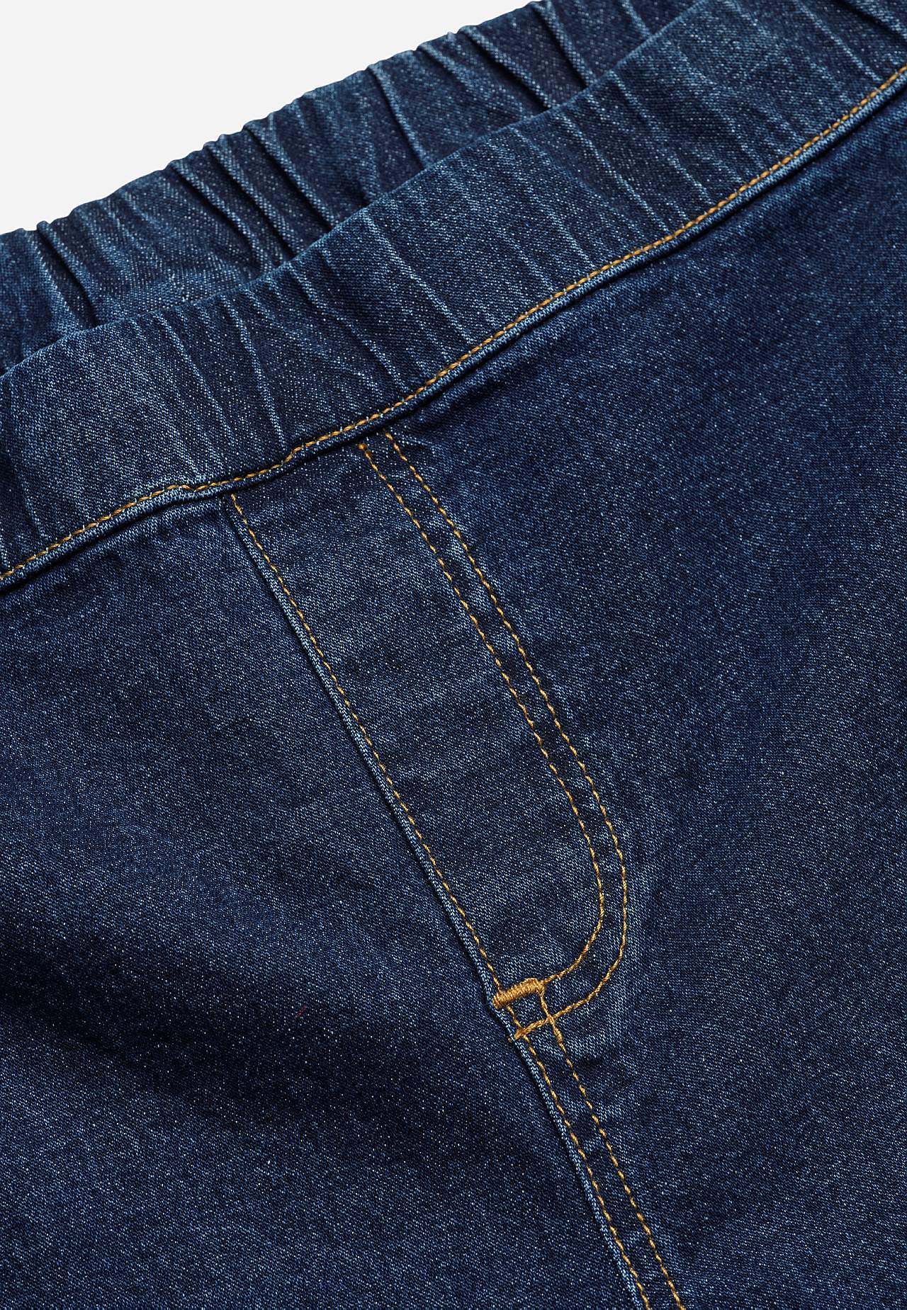 Joustavat jeggingsit bootcut-lahkeella