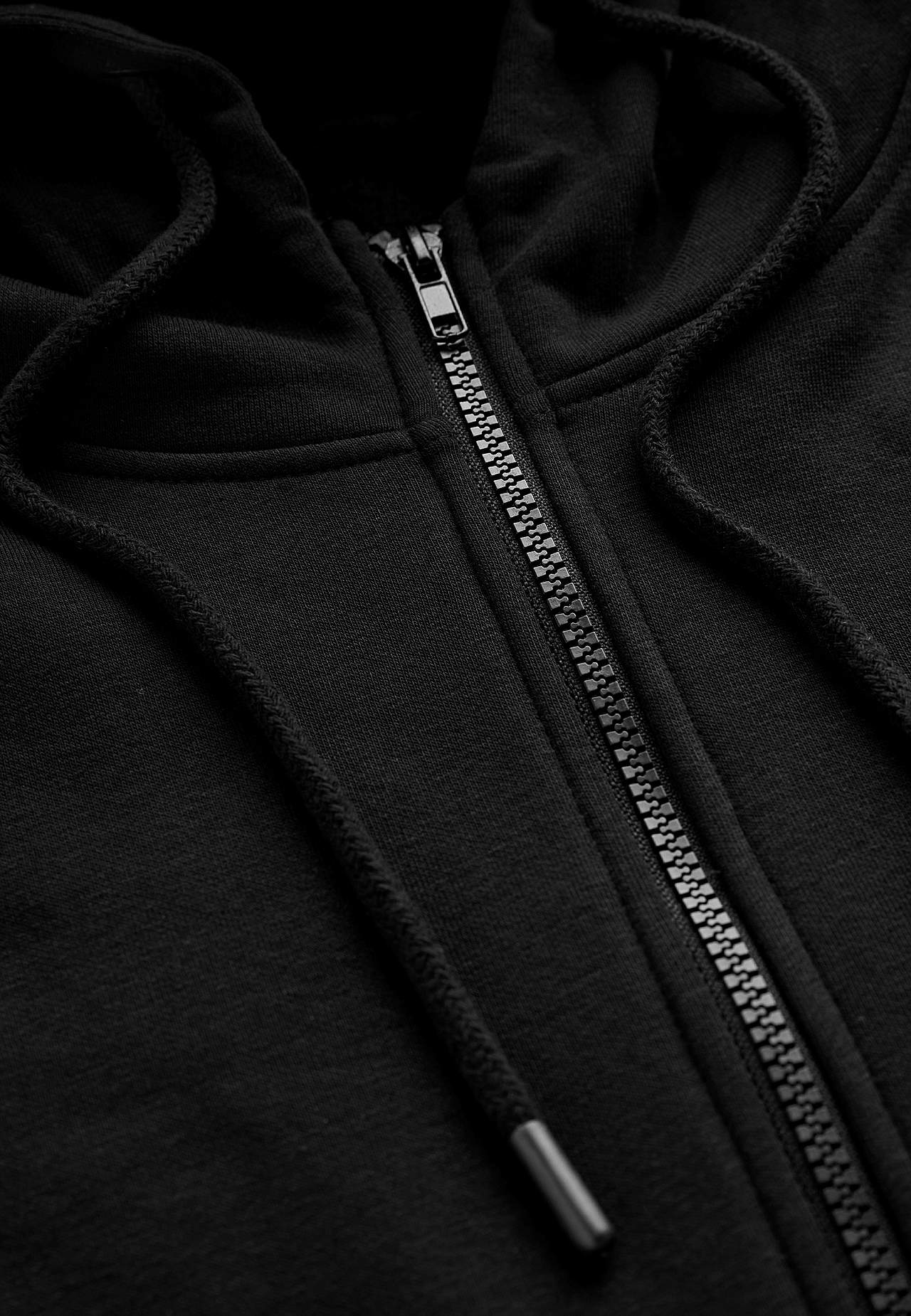 Huppari vetoketjulla