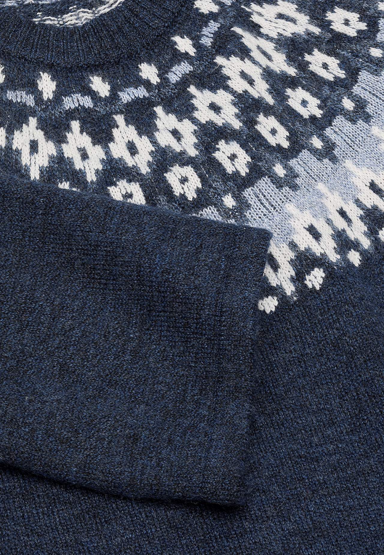 Neulottu, jacquard-kuvioinen mekko