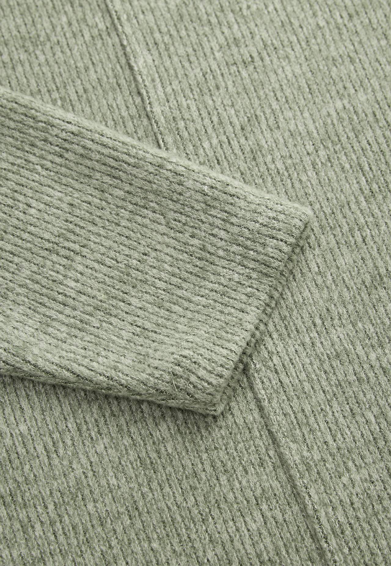 Hyvin pehmeä pusero koristeellisella keskisaumalla Beata