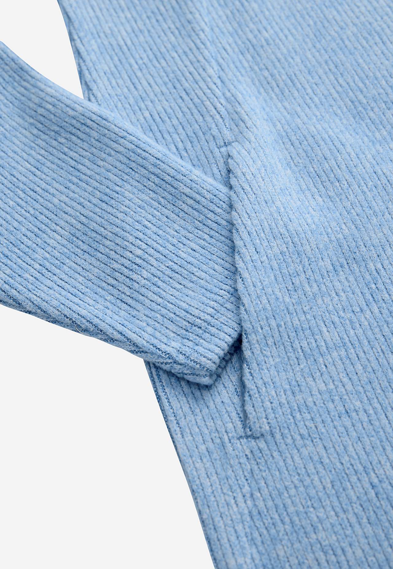 Hyvin pehmeä mekko taskuilla Beata