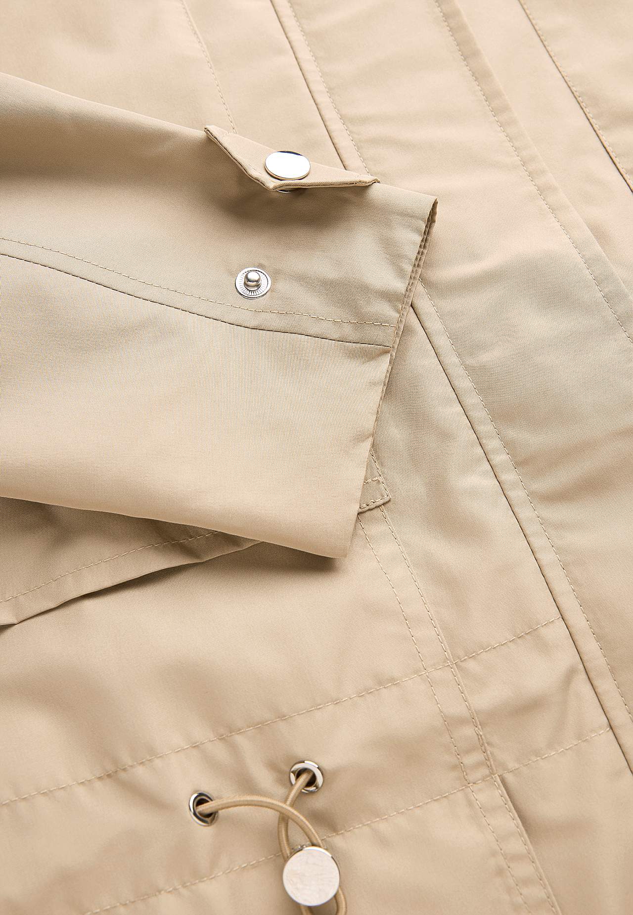 Tyylikäs, vuorattu parka