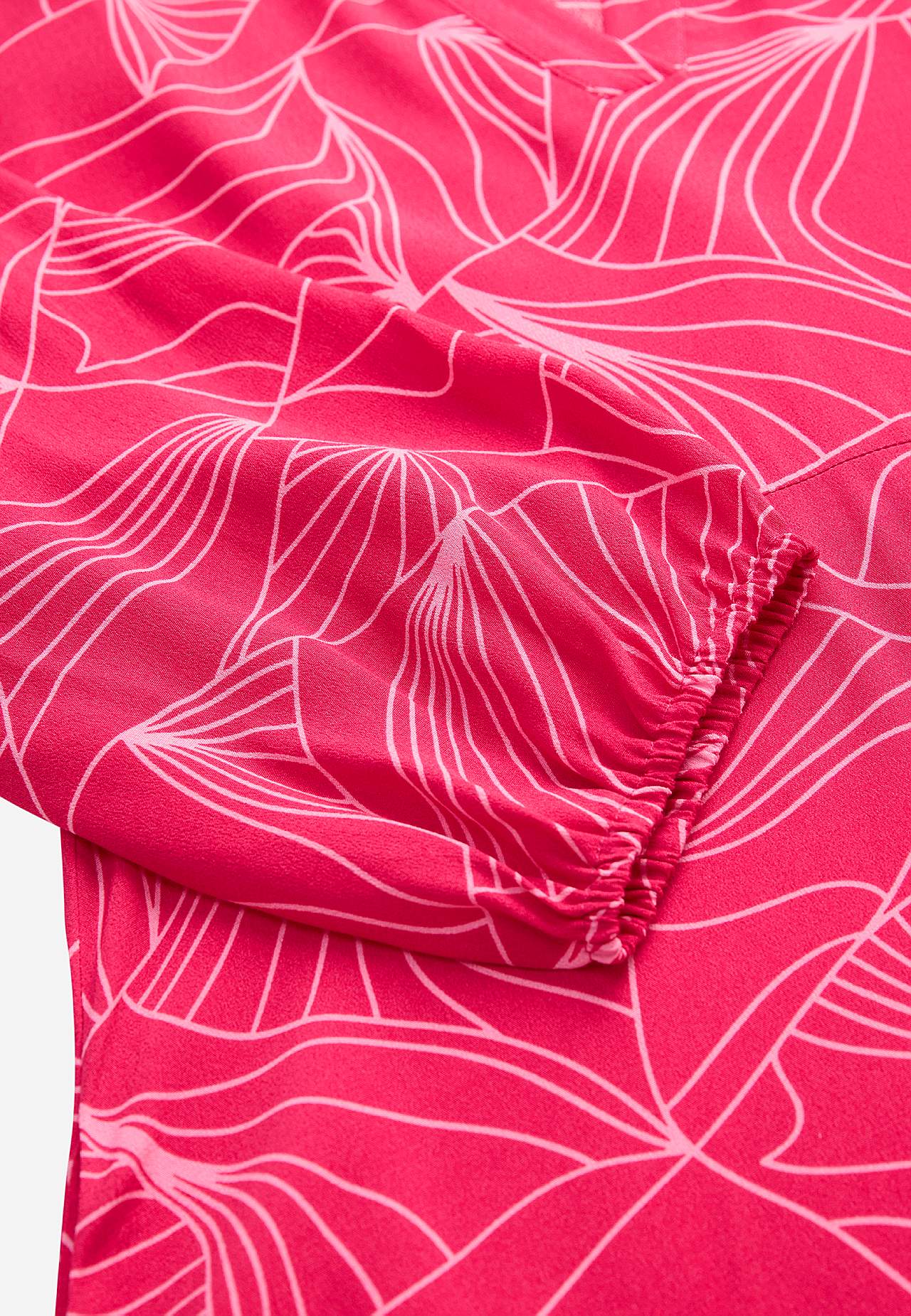 Kudottu mekko taskuilla