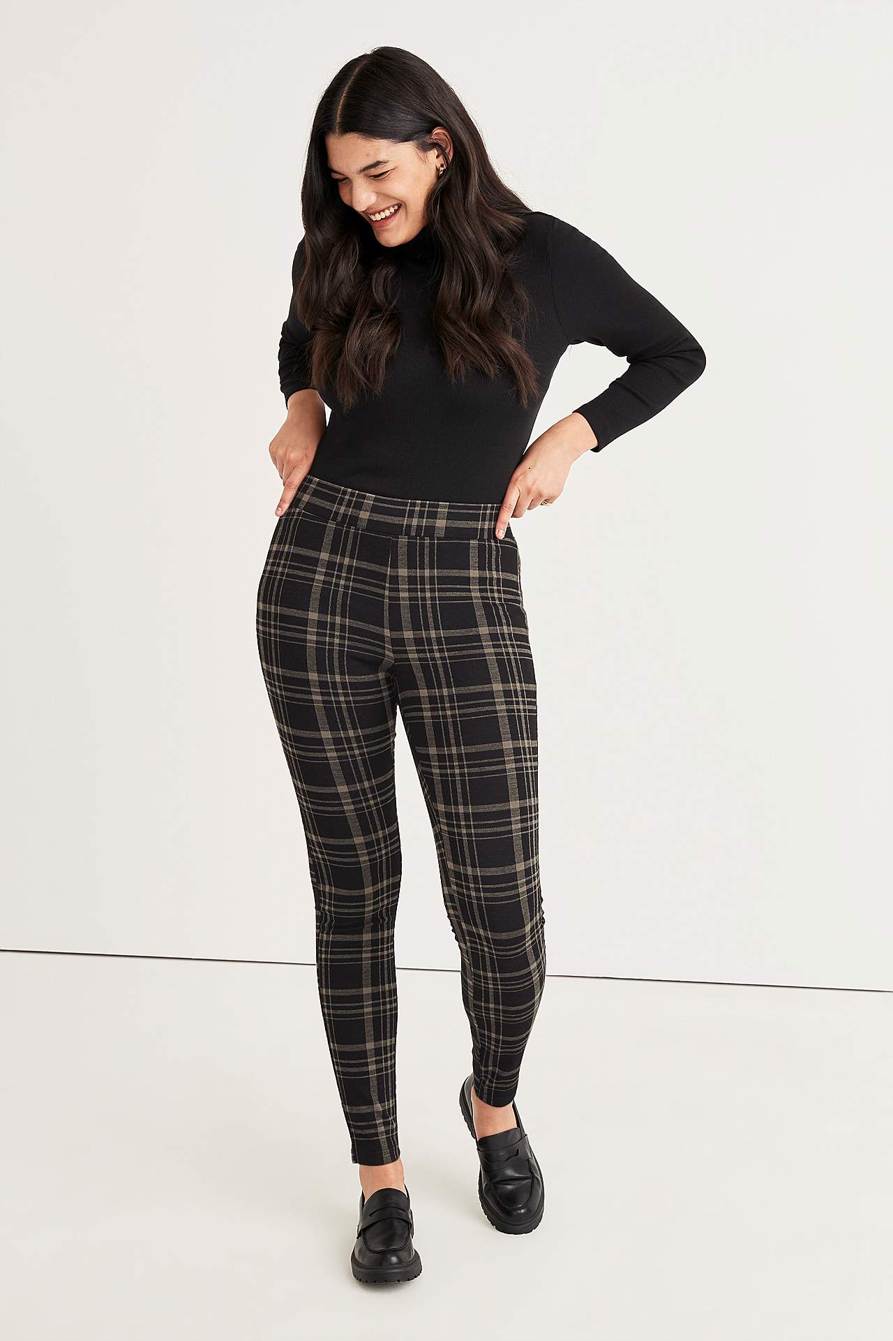 Ruudulliset leggingsit