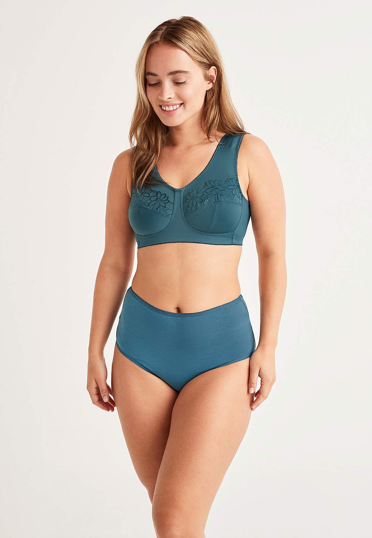 Soft-rintaliivi kirjailulla Lily 2 kpl/pakkaus