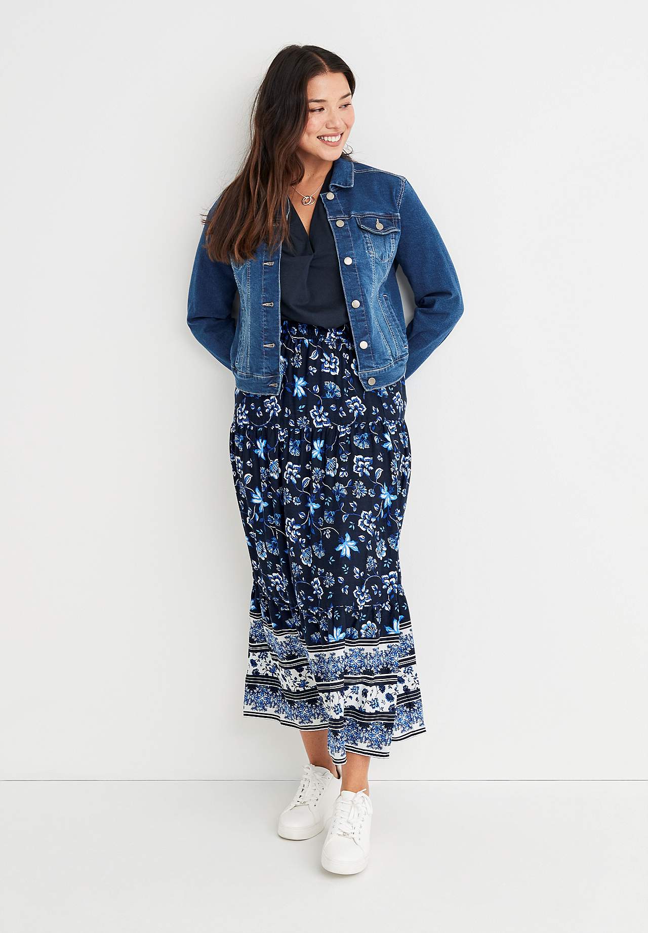 Pitkä röyhelöhame