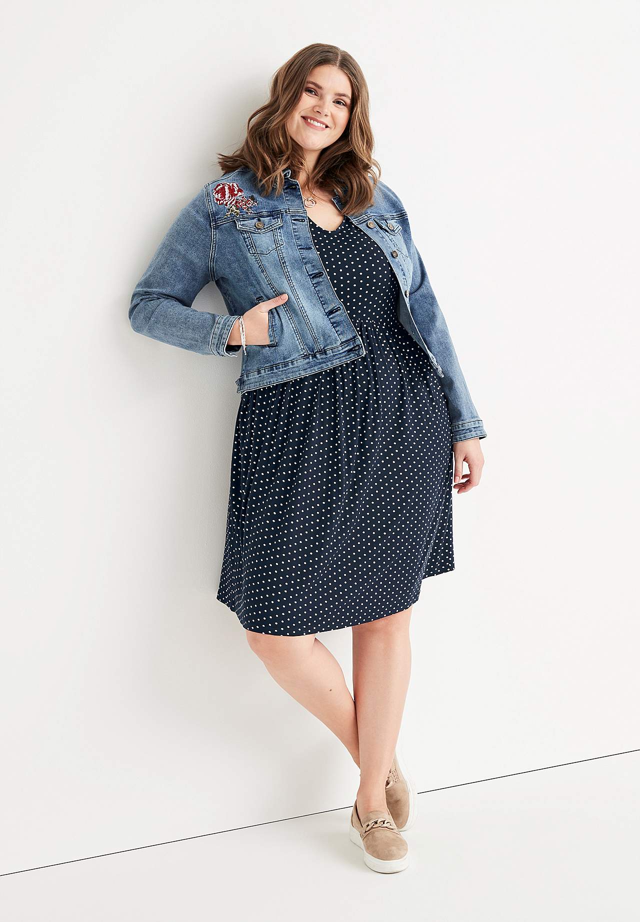 Kuviollinen trikoomekko