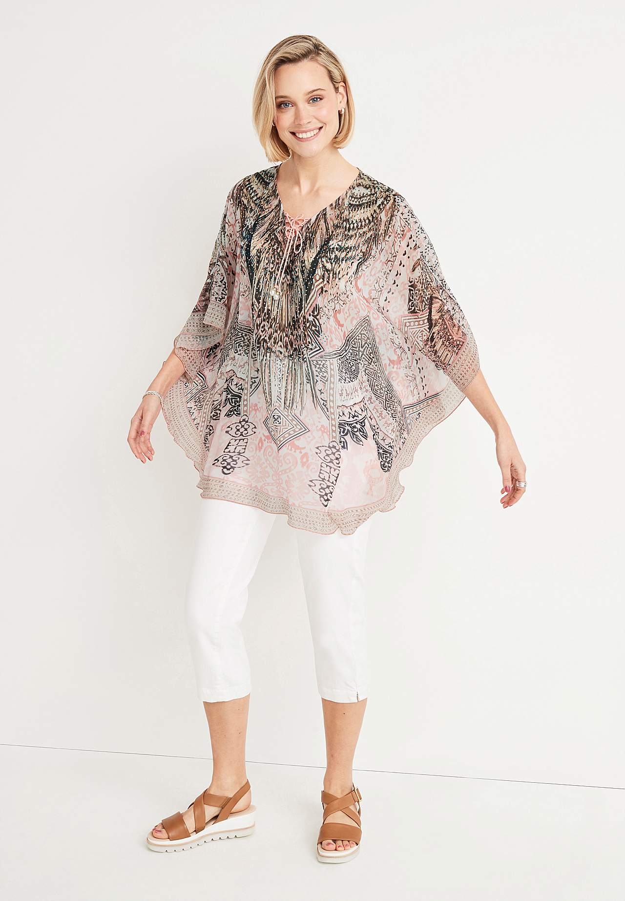 Kuviollinen tunikatoppi tekojalokivillä