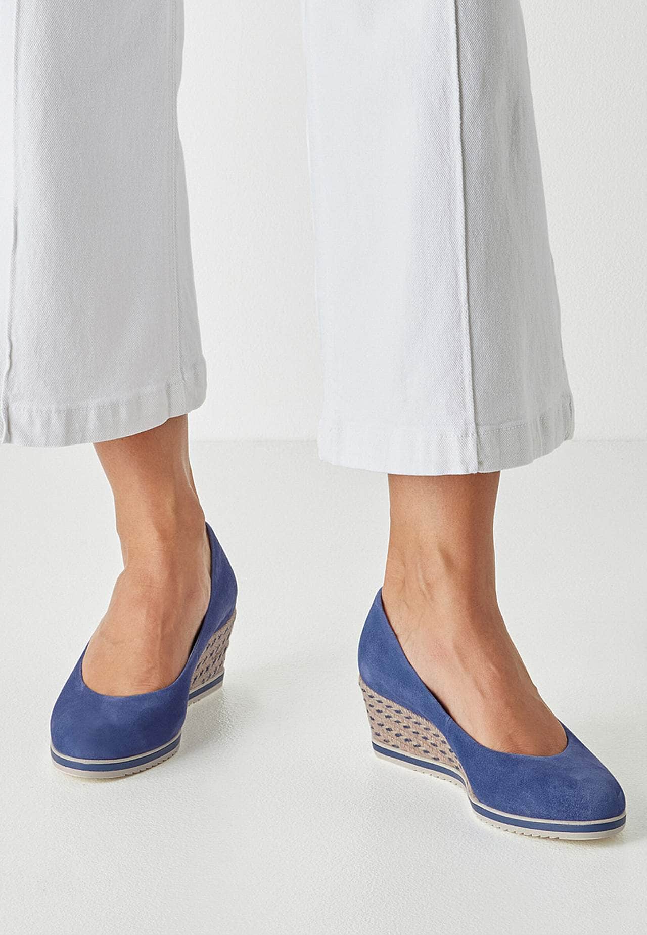 Mokkakenkä päällystetyllä kiilakorolla