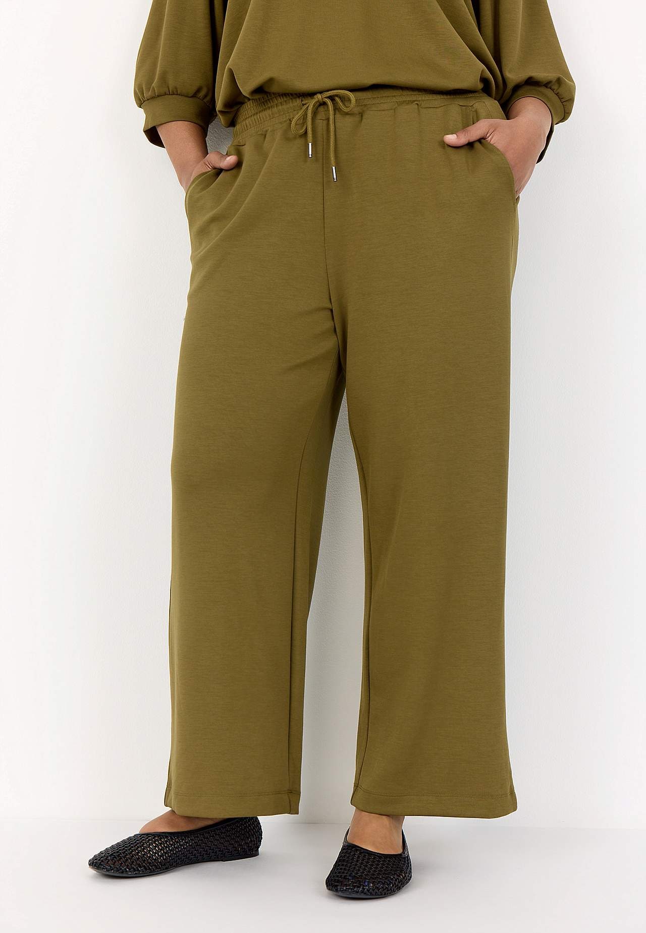 Hyvin pehmeät trikoohousut