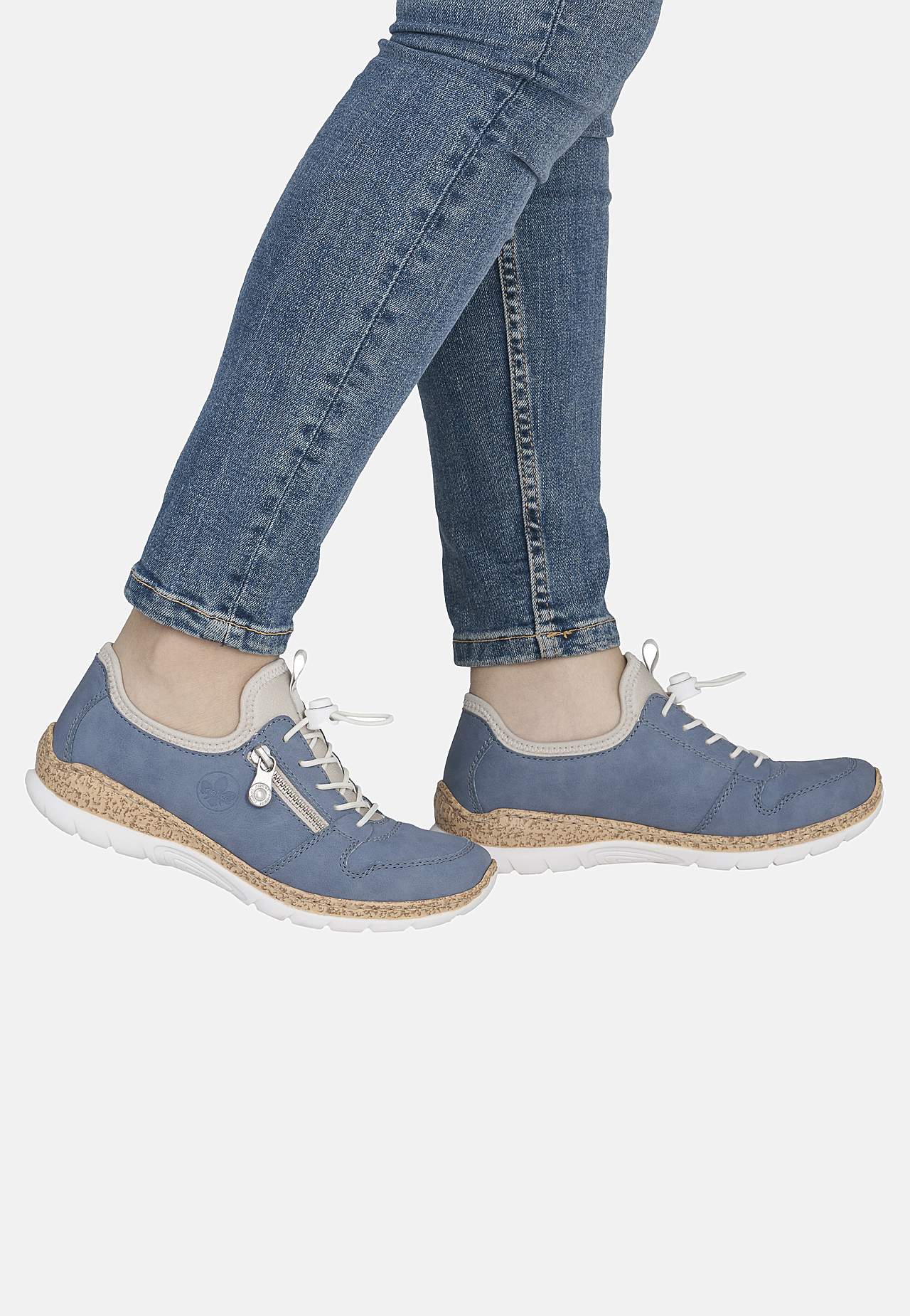 Jalkaan vedettävä lenkkari