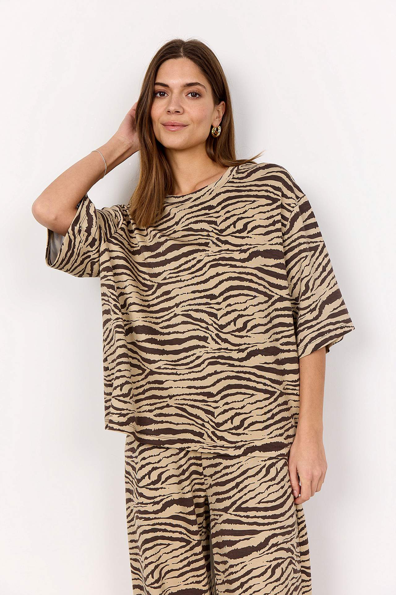 Hyvin pehmeä T-paita seeprakuviolla