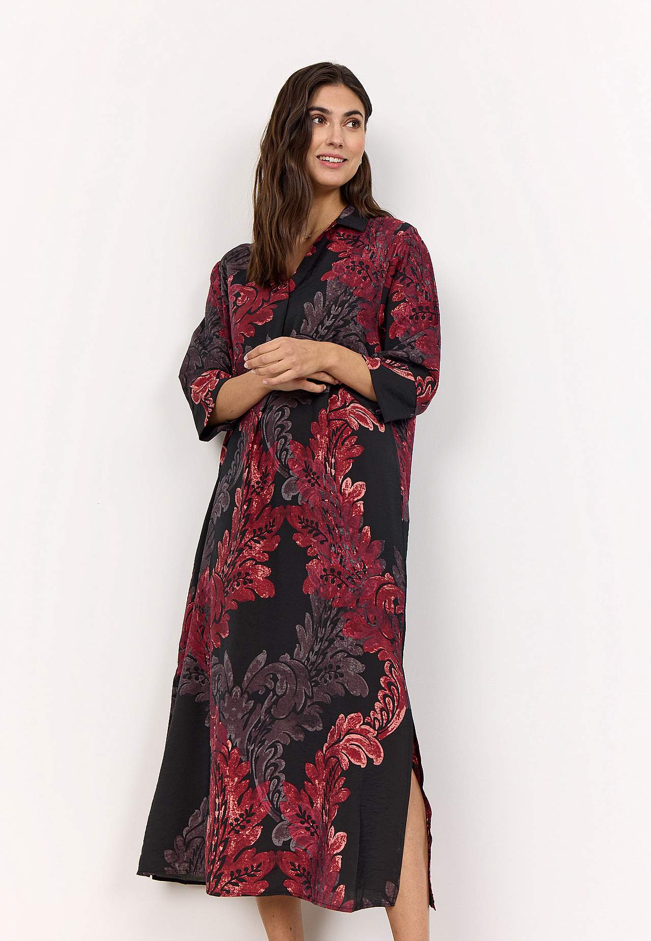 Kudottu, kuviollinen mekko