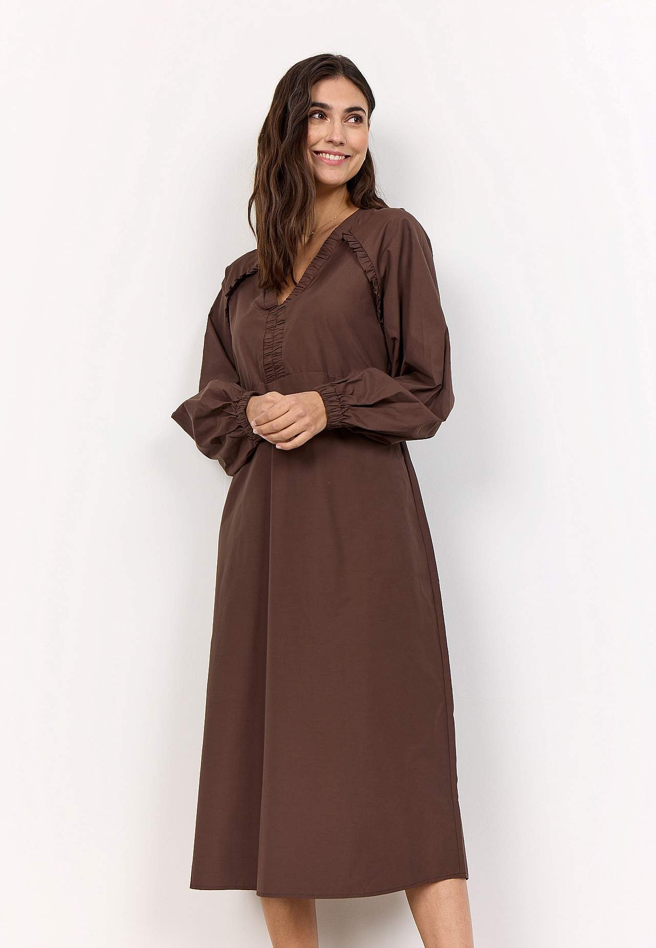 Kudottu mekko popliinista