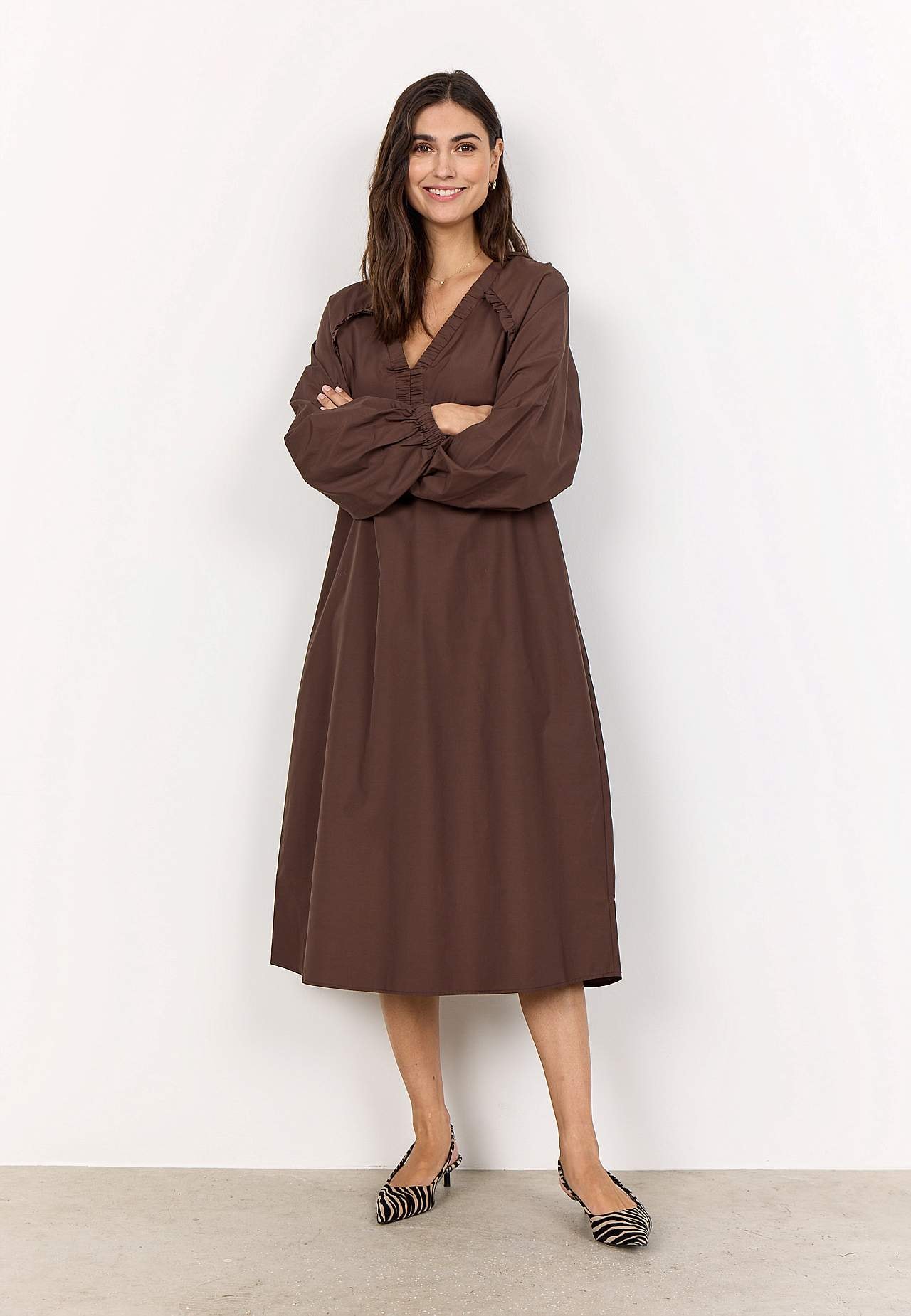 Kudottu mekko popliinista