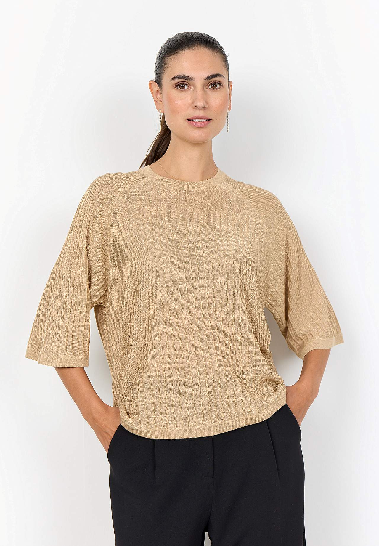 Tiheäsilmukkainen neule kimallelangoilla