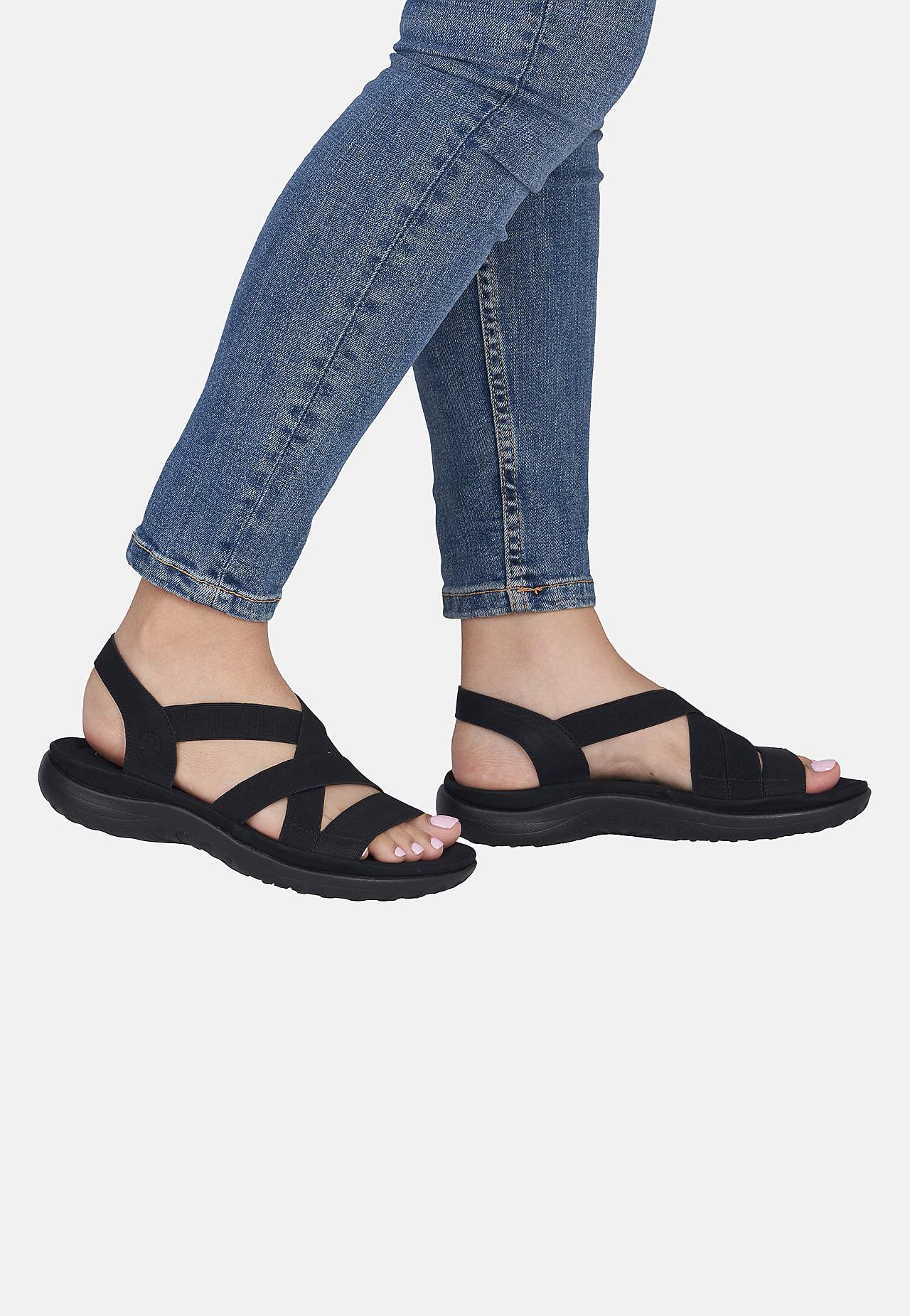 Sandaali elastisilla hihnoilla