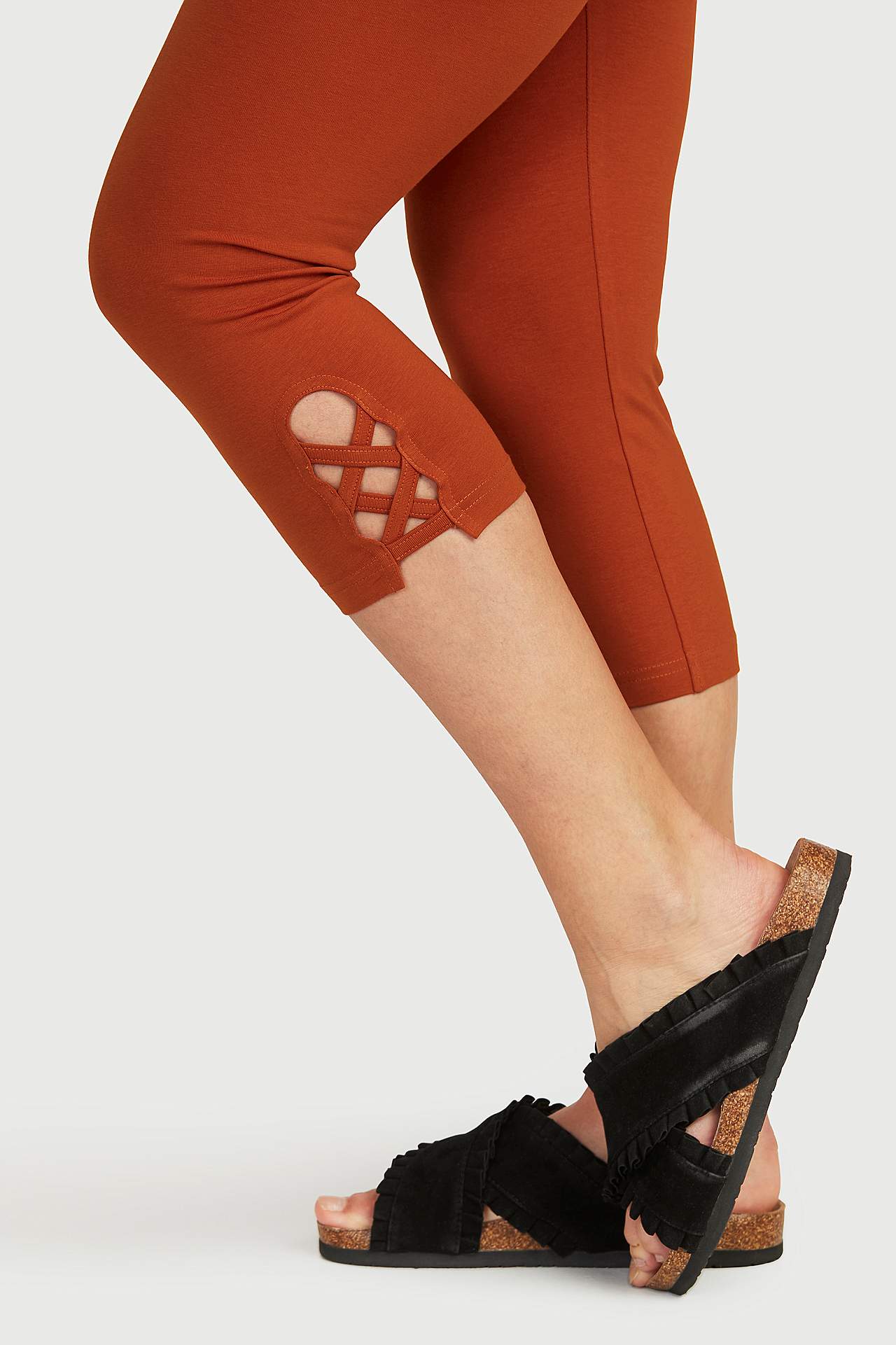 Caprileggingsit kivoilla yksityiskohdilla 2 kpl/pakkaus
