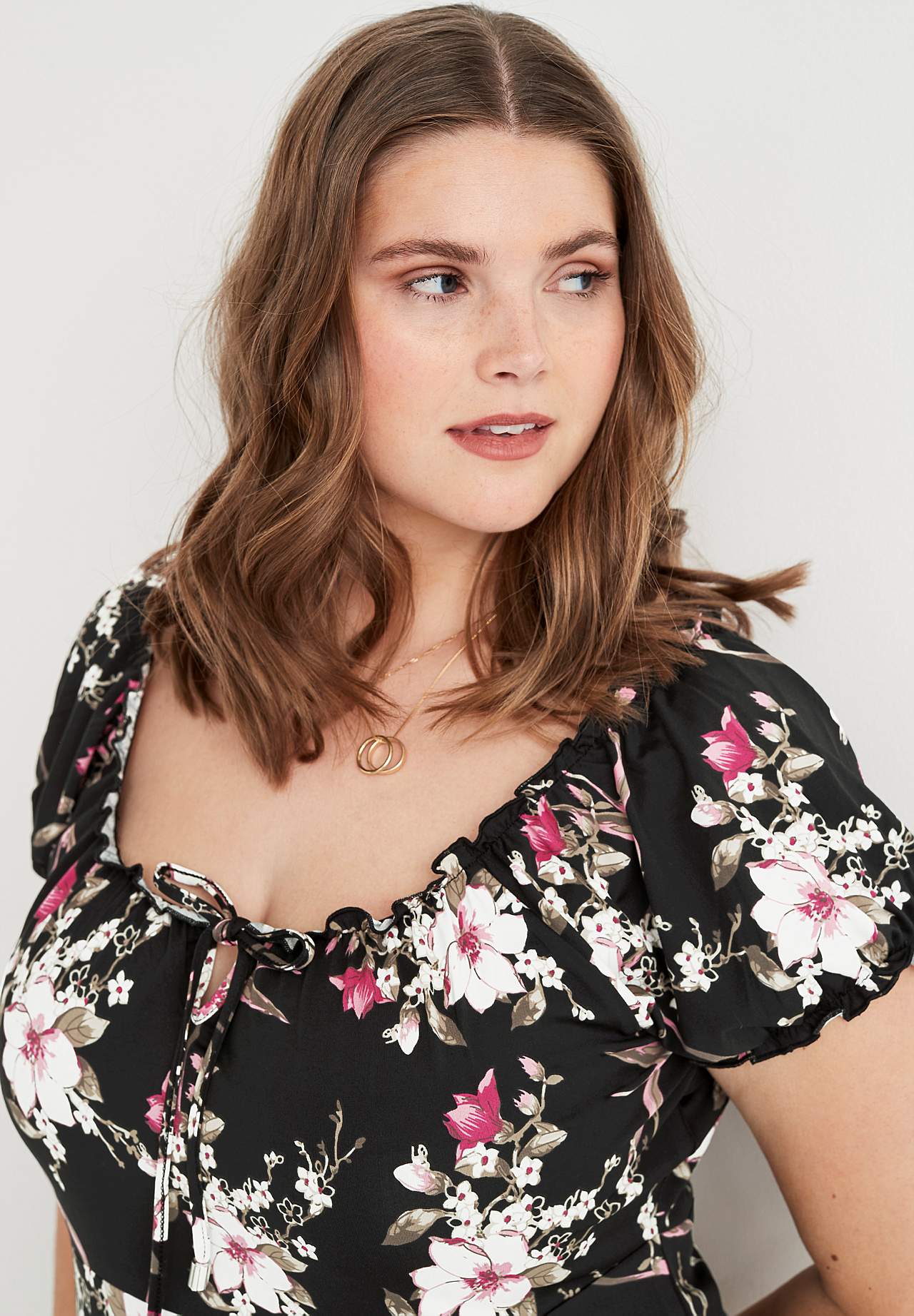 Kuviollinen off shoulder -mekko