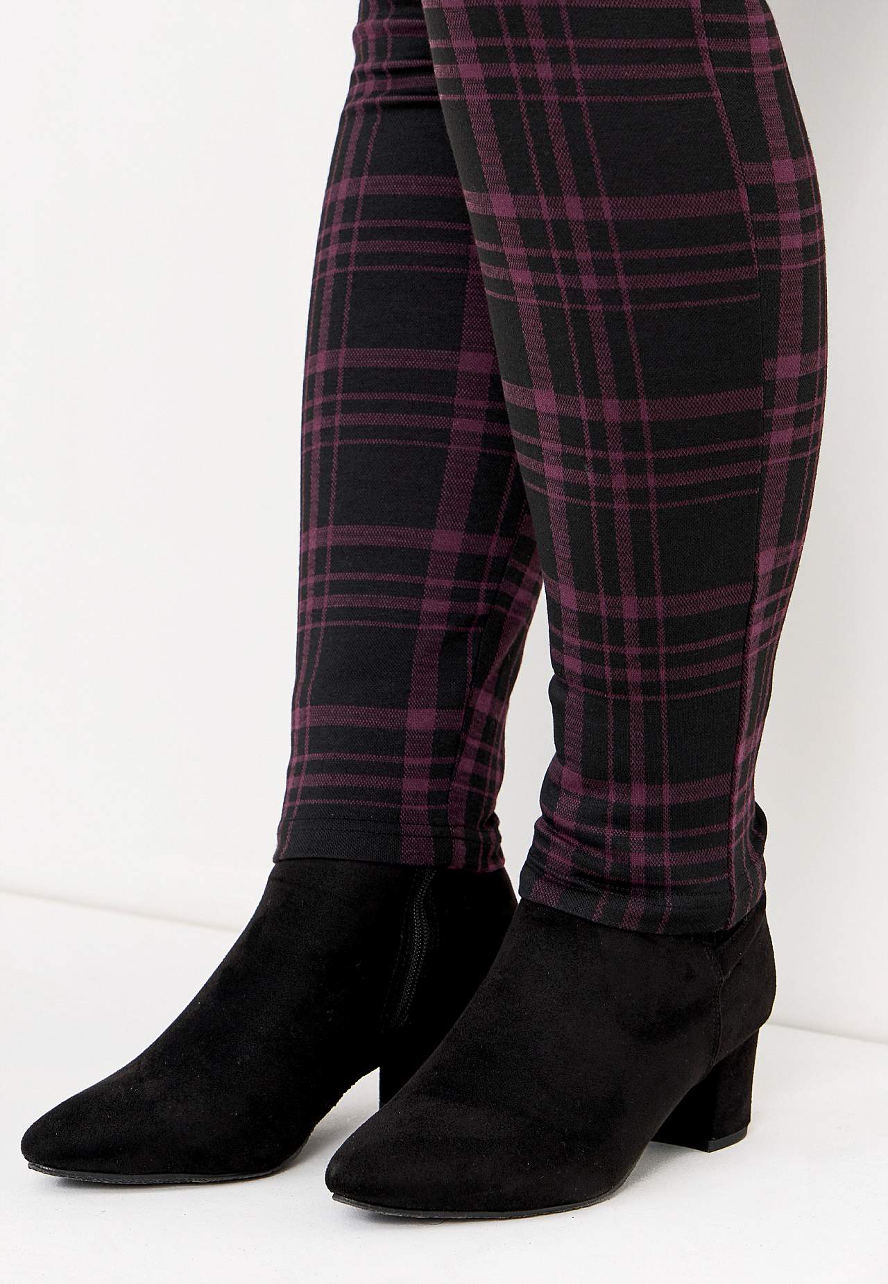 Ruudulliset leggingsit