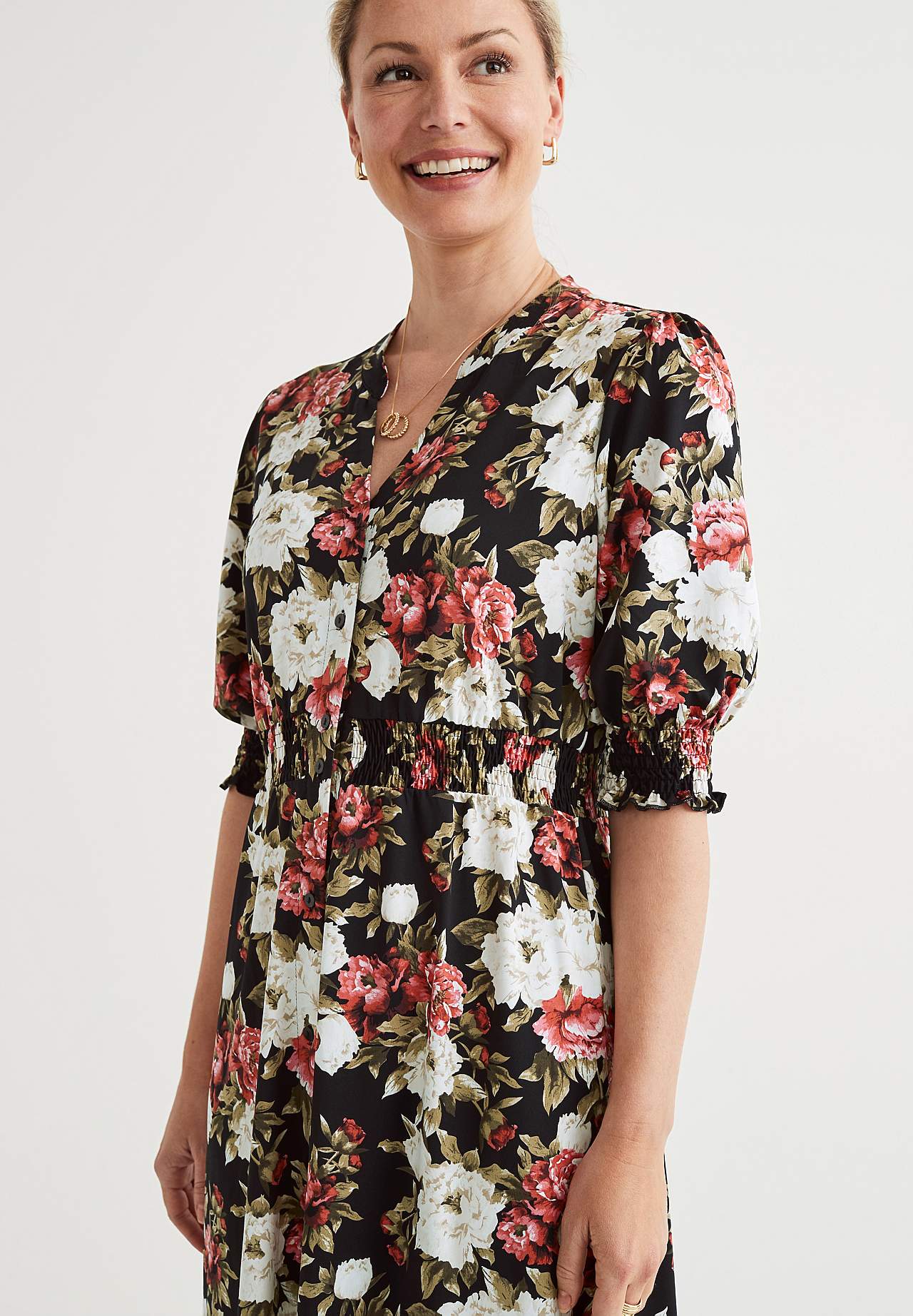 Kuviollinen trikoomekko