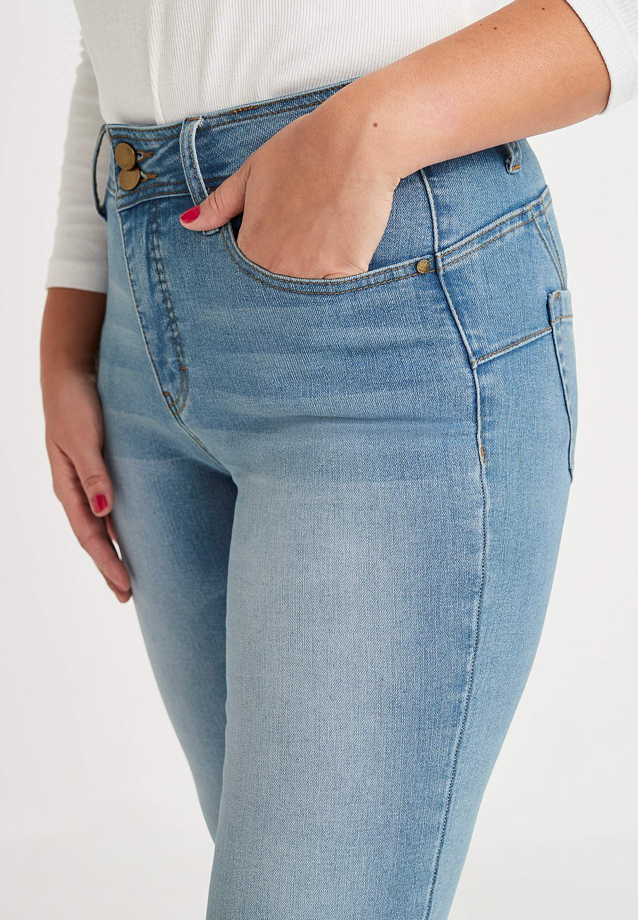 Erittäin joustavat muotoilevat farkut bootcut-lahkeella