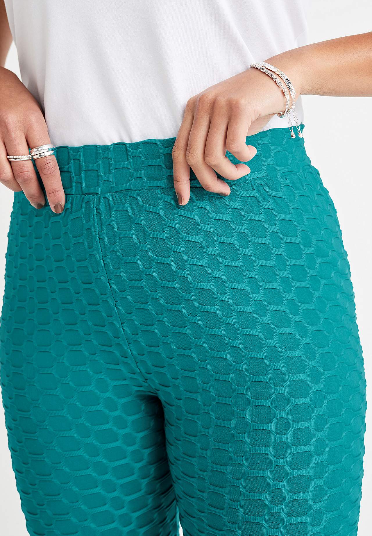 Caprileggingsit rakennekuviolla