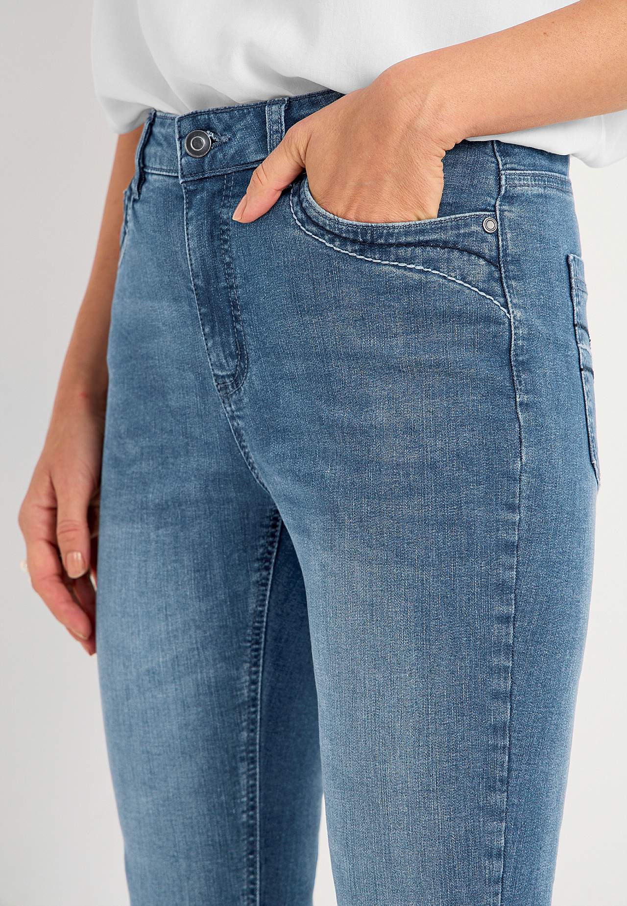 Stretchfarkut bootcut-lahkeella Anja