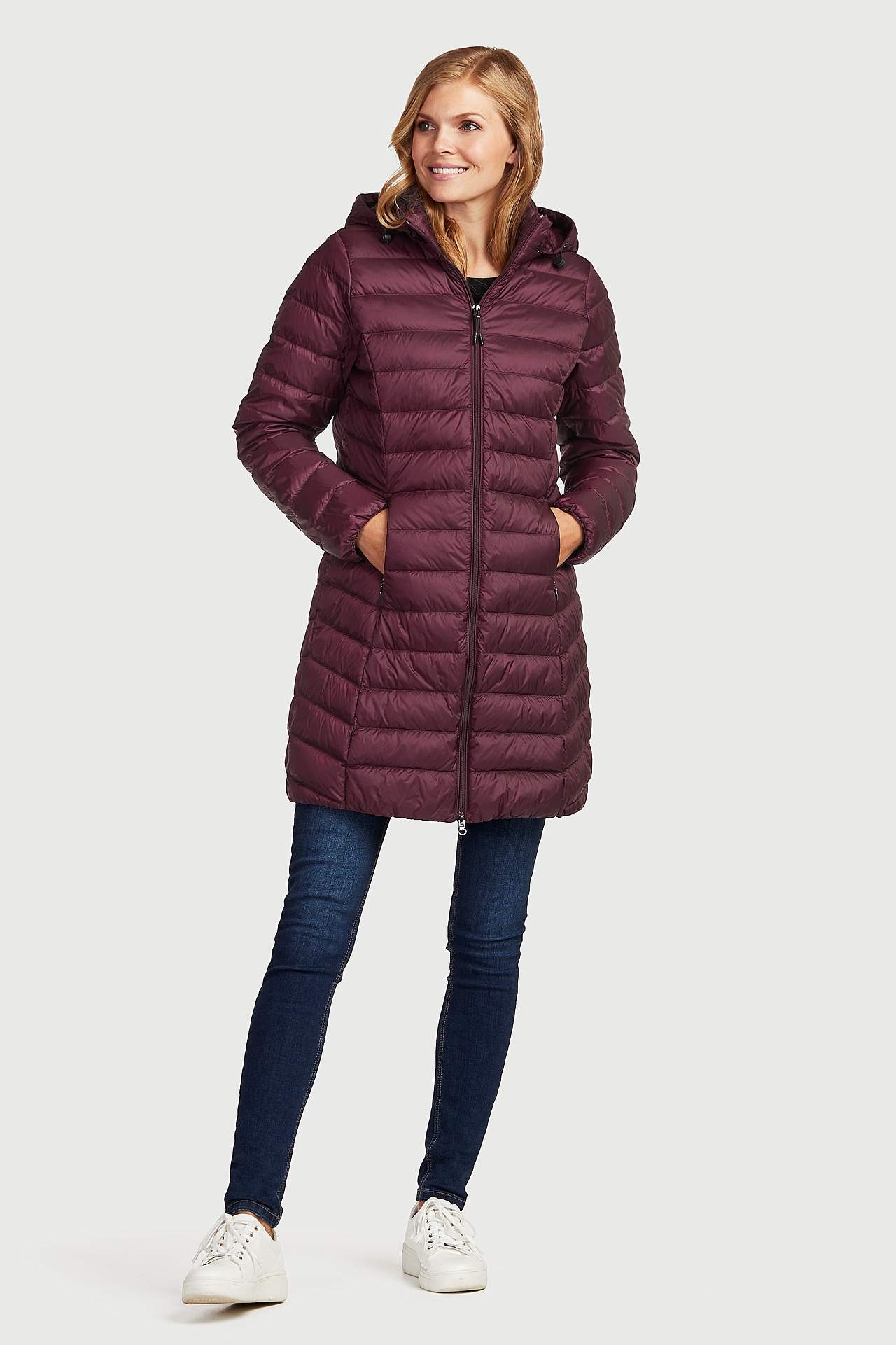 Kevyt takki toppauksella untuvasta