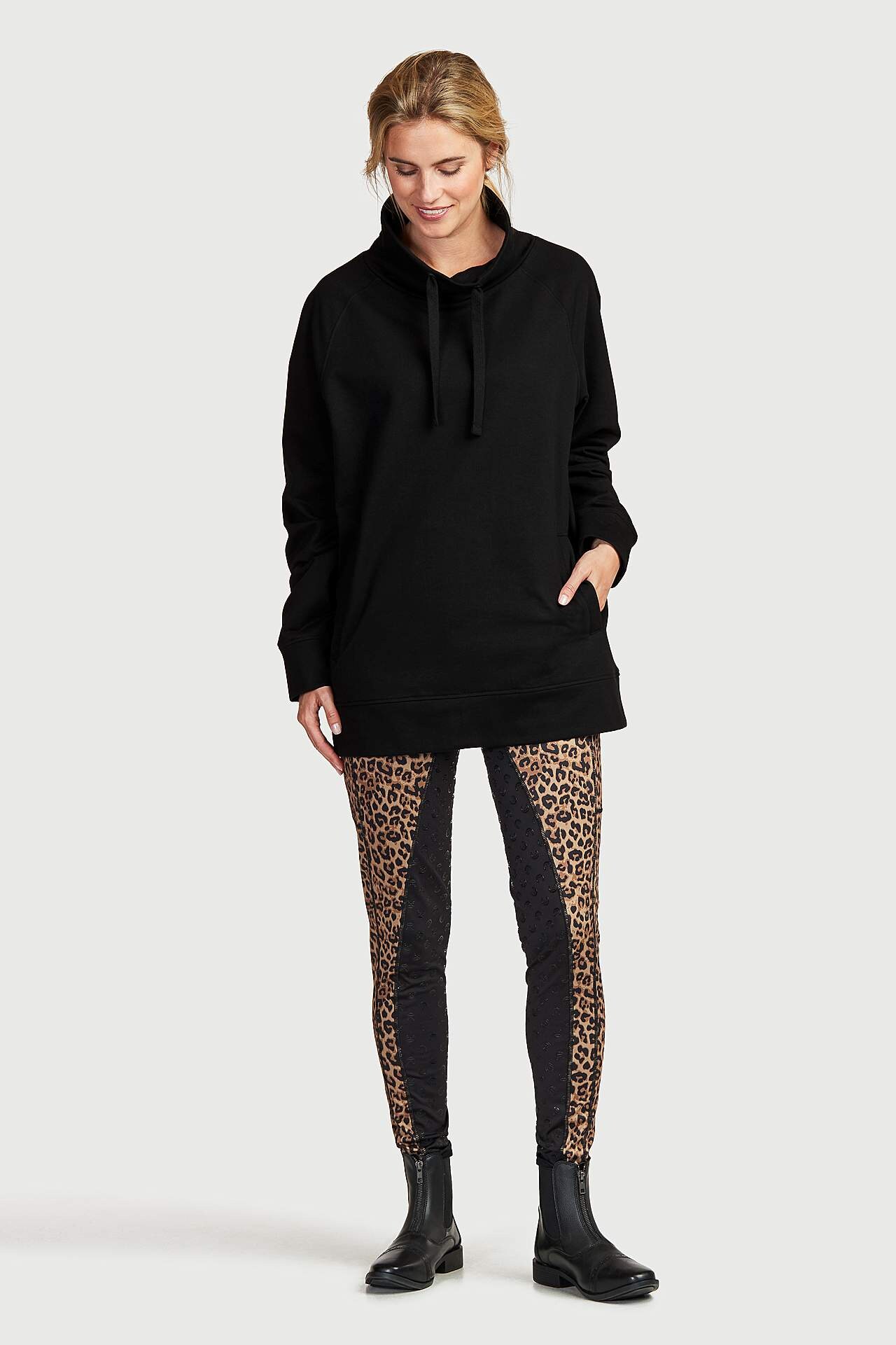 Kokopaikkaiset kuviolliset ratsastustrikoot