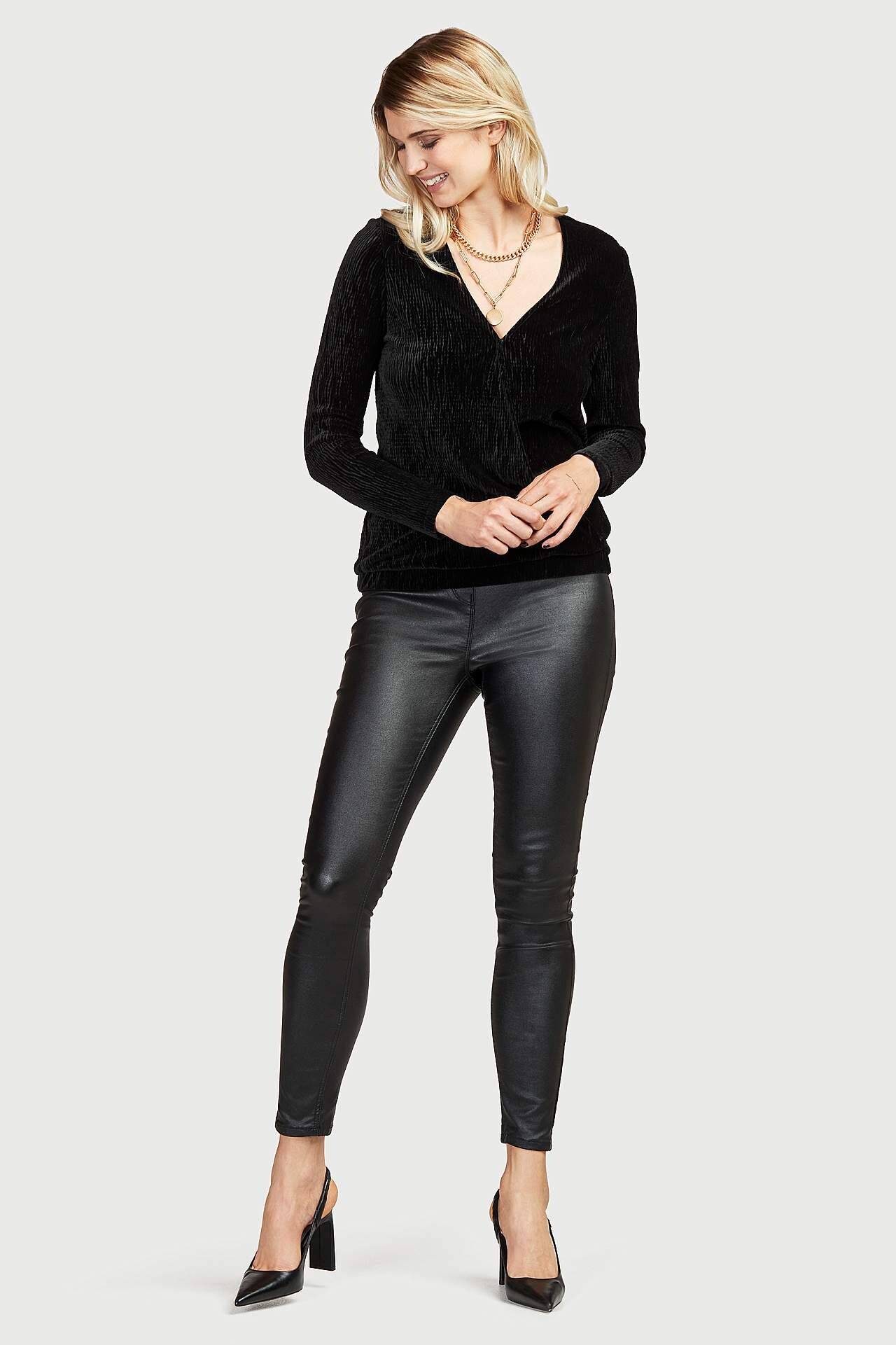 Kietaisutoppi laskostetusta sametista