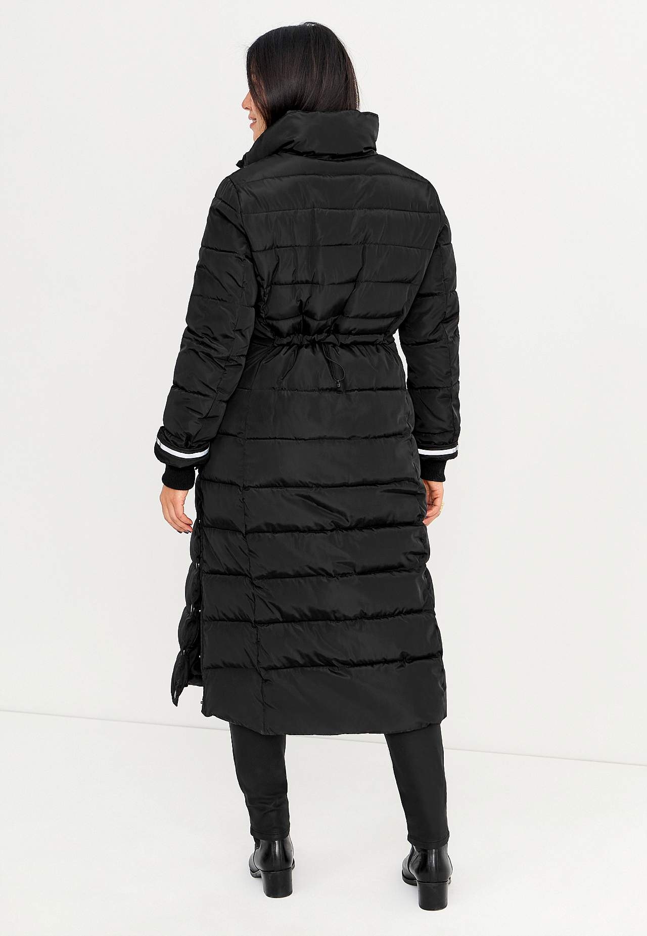 Pitkä, topattu pitkä takki