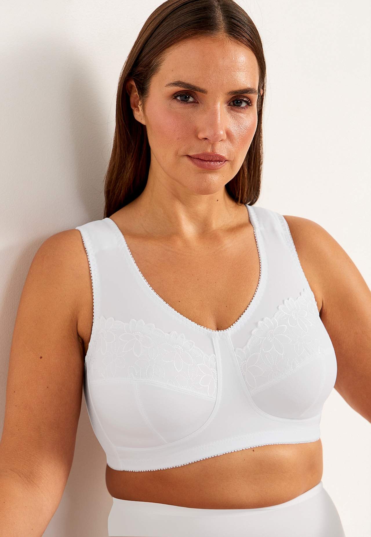 Soft-rintaliivi kirjailulla Lily 2 kpl/pakkaus