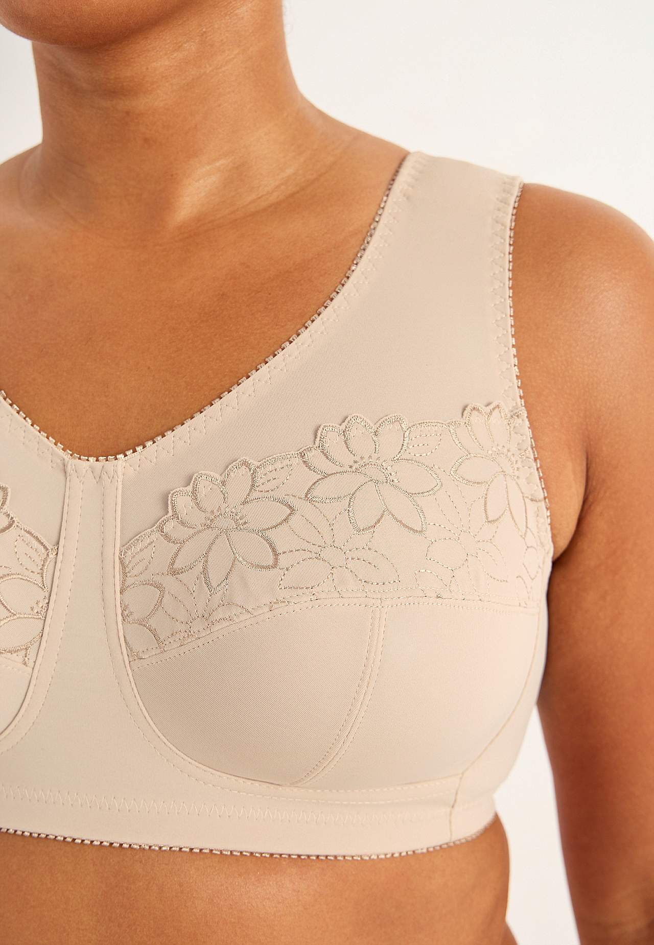 Soft-rintaliivi kirjailulla Lily 2 kpl/pakkaus