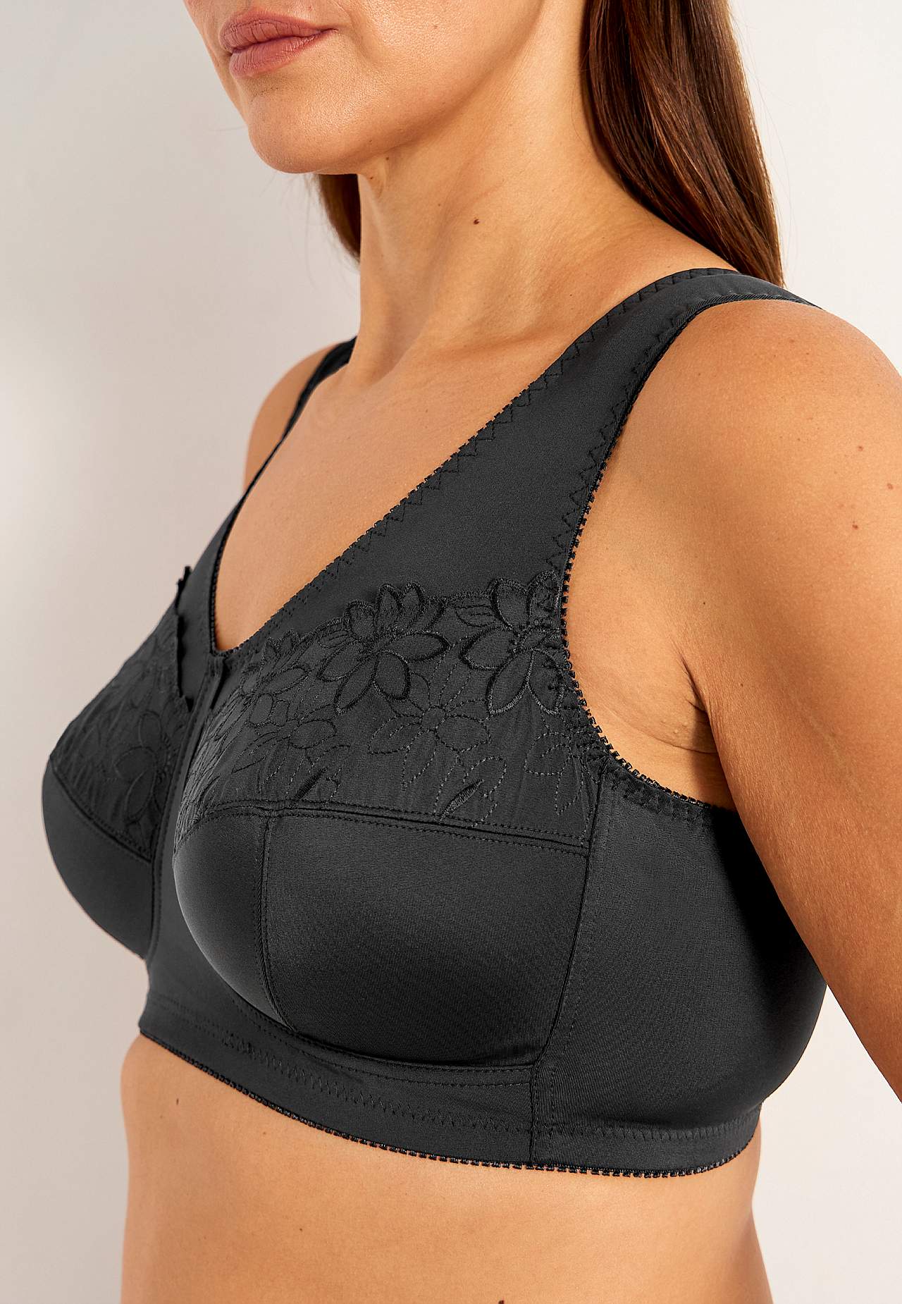 Soft-rintaliivi kirjailulla Lily 2 kpl/pakkaus