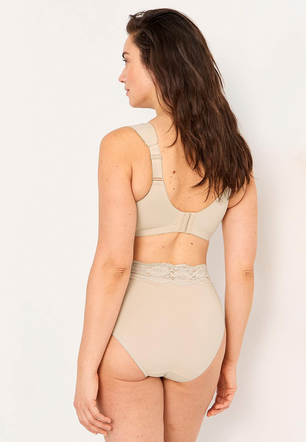 Soft-rintaliivi kirjailulla Lily 2 kpl/pakkaus