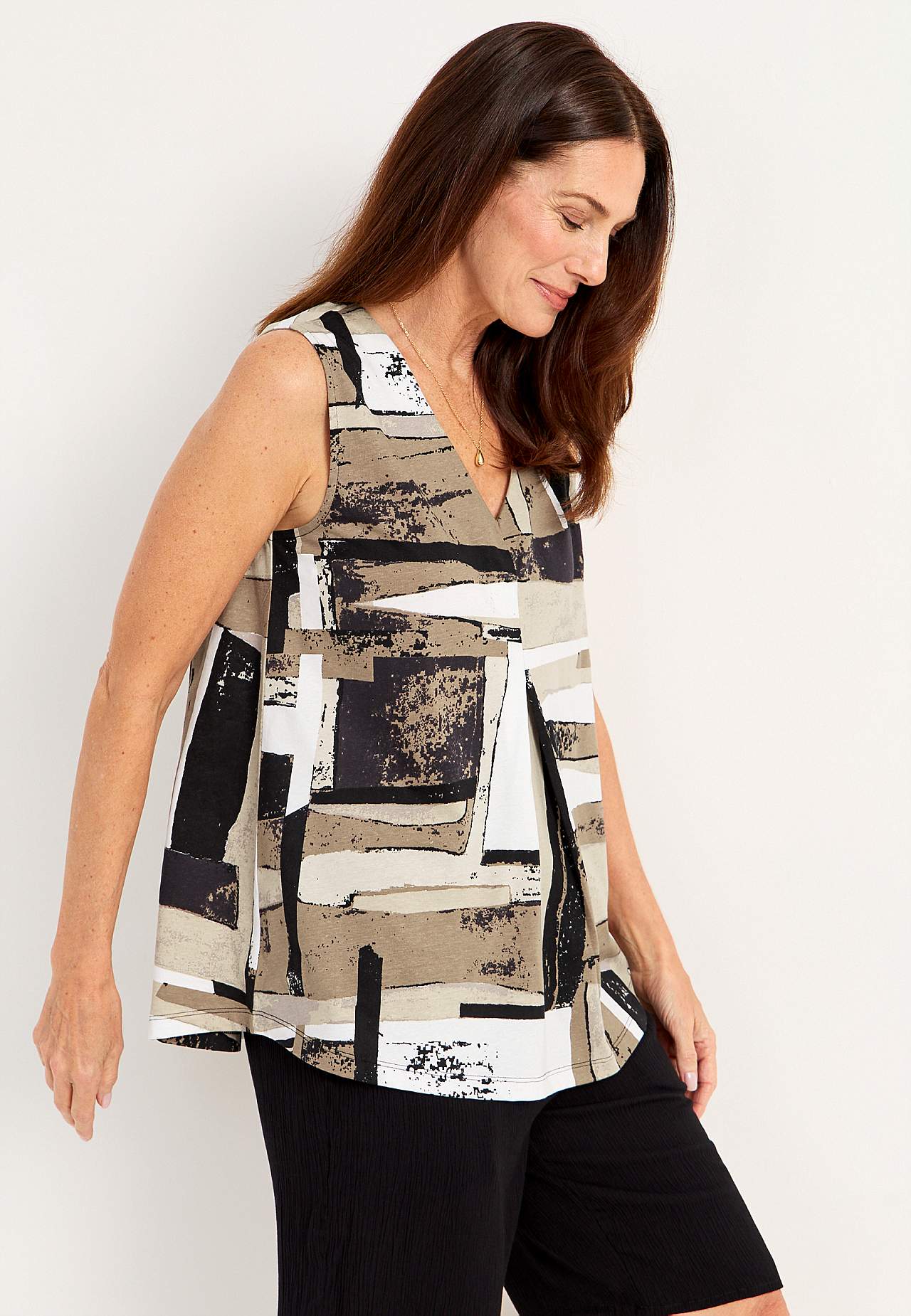 Hihaton trikootoppi v-pääntiellä