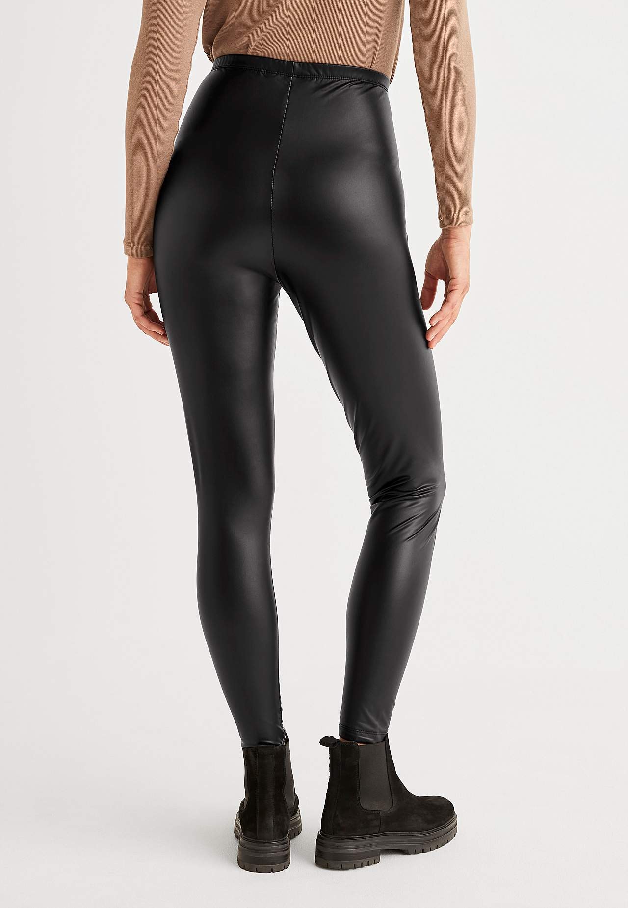 Pinnoitetut leggingsit