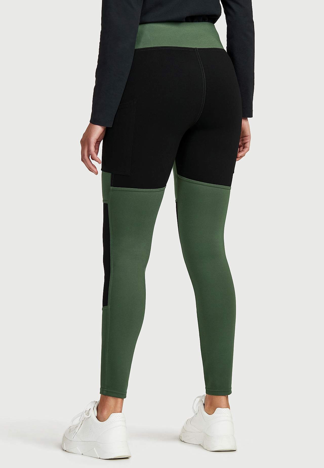 Leggingsit sivutaskuilla