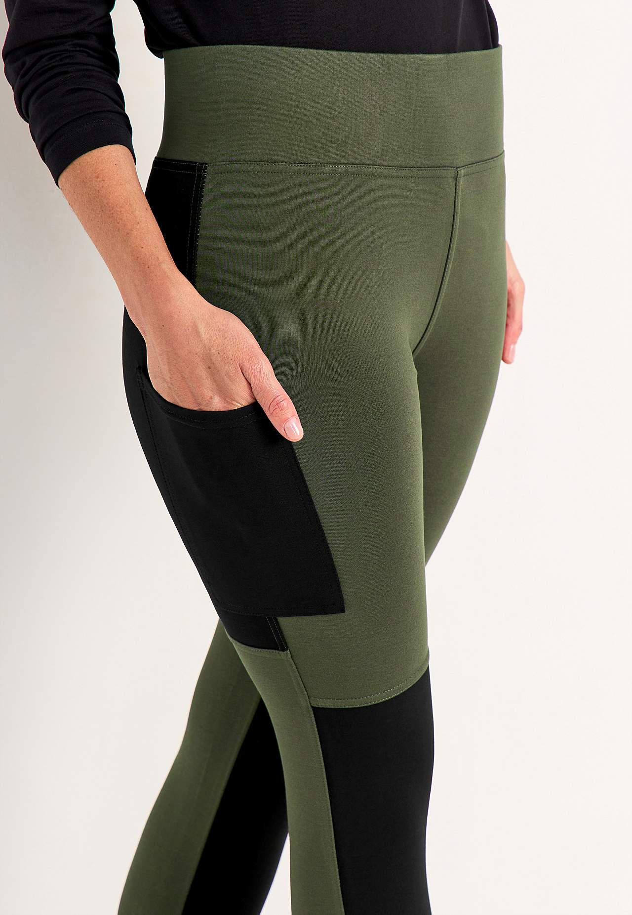 Leggingsit sivutaskuilla