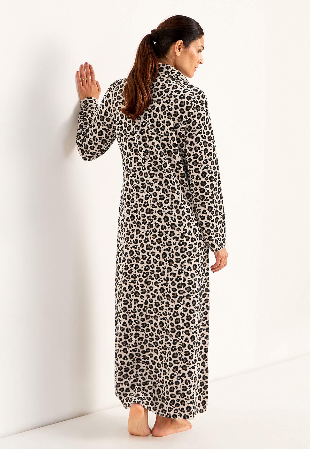 Veluurinen, pitkä aamutakki Wilma